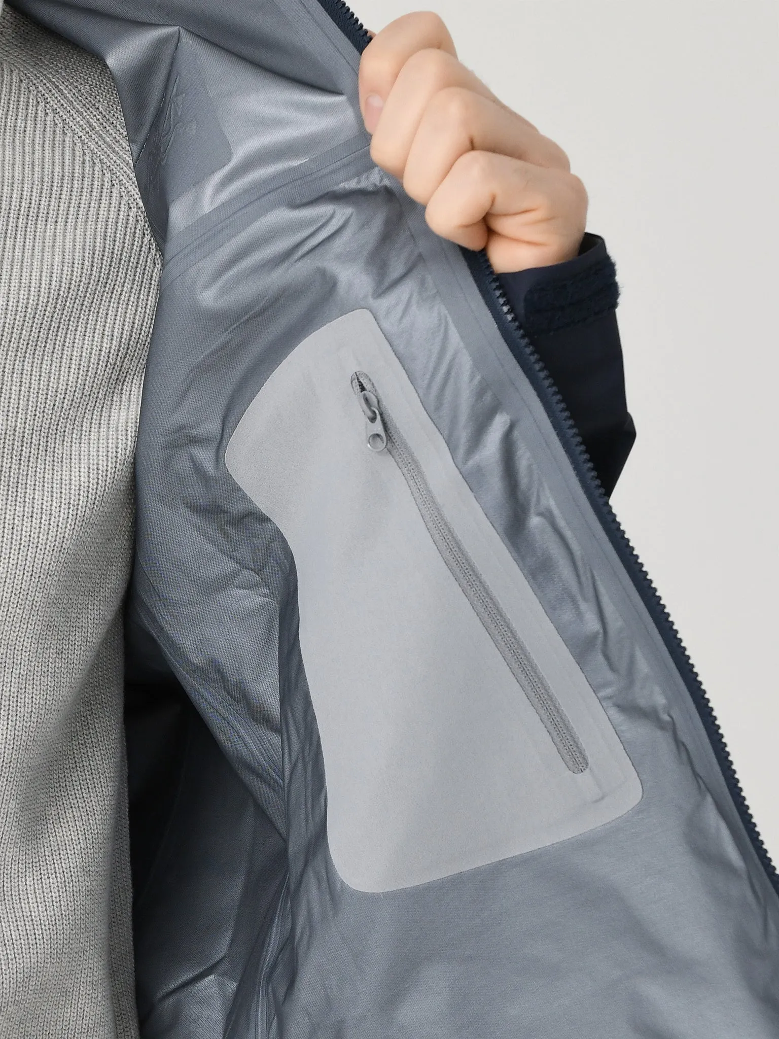 Arc`teryx Men's Beta Jacket sold by Saint Bernard product image thumbnail 5