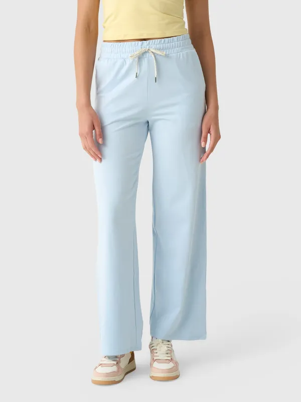 Vuori Women's Halo Essential Wideleg Pant made by Saint Bernard