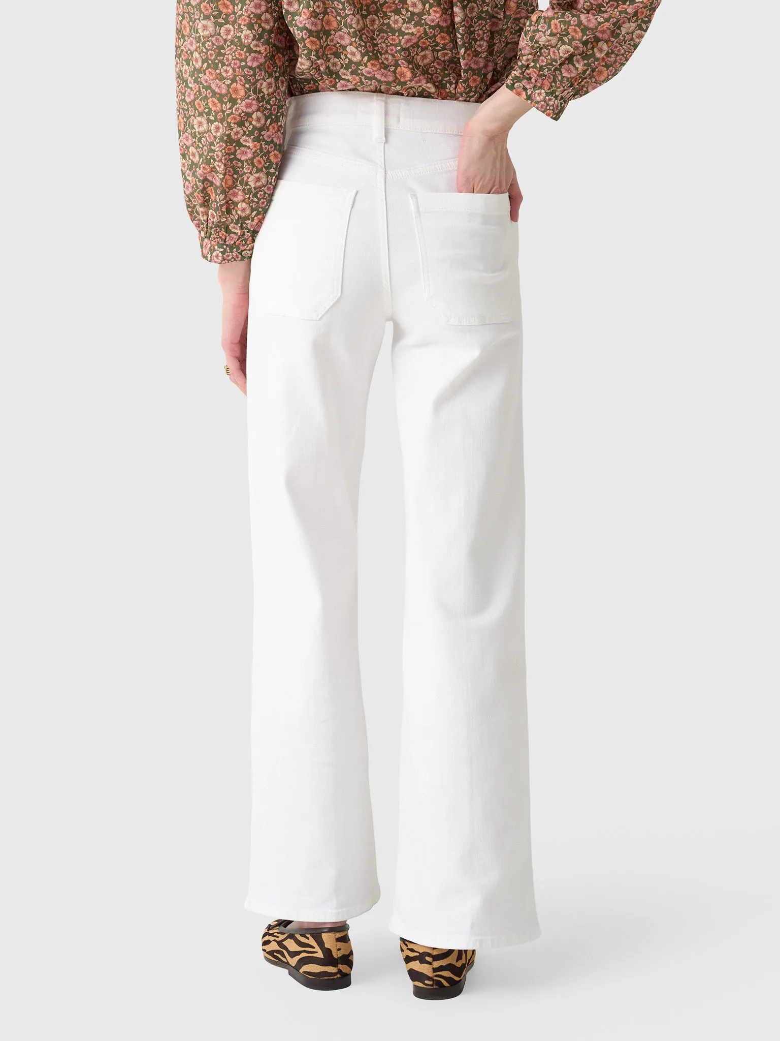 Frame Women's Le Slim Palazzo Modernist Pocket Jean sold by Saint Bernard product image thumbnail 5