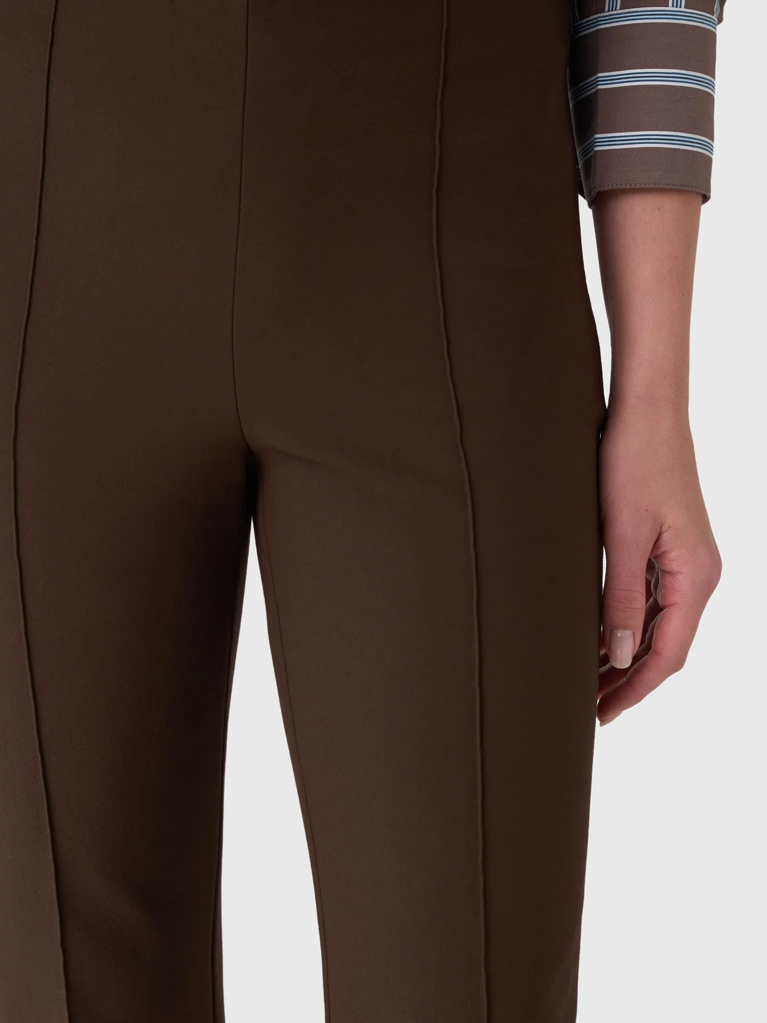 Vince Women's Niki Mid-Rise Pintuck Crop Flare Pant sold by Saint Bernard product image thumbnail 5