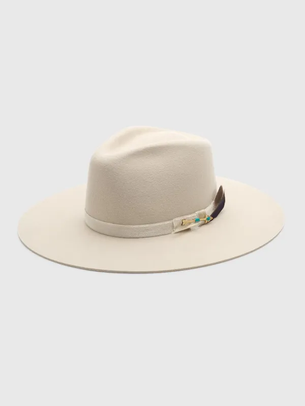 Charlie 1 Horse Women's Ring Finger Hat made by Saint Bernard