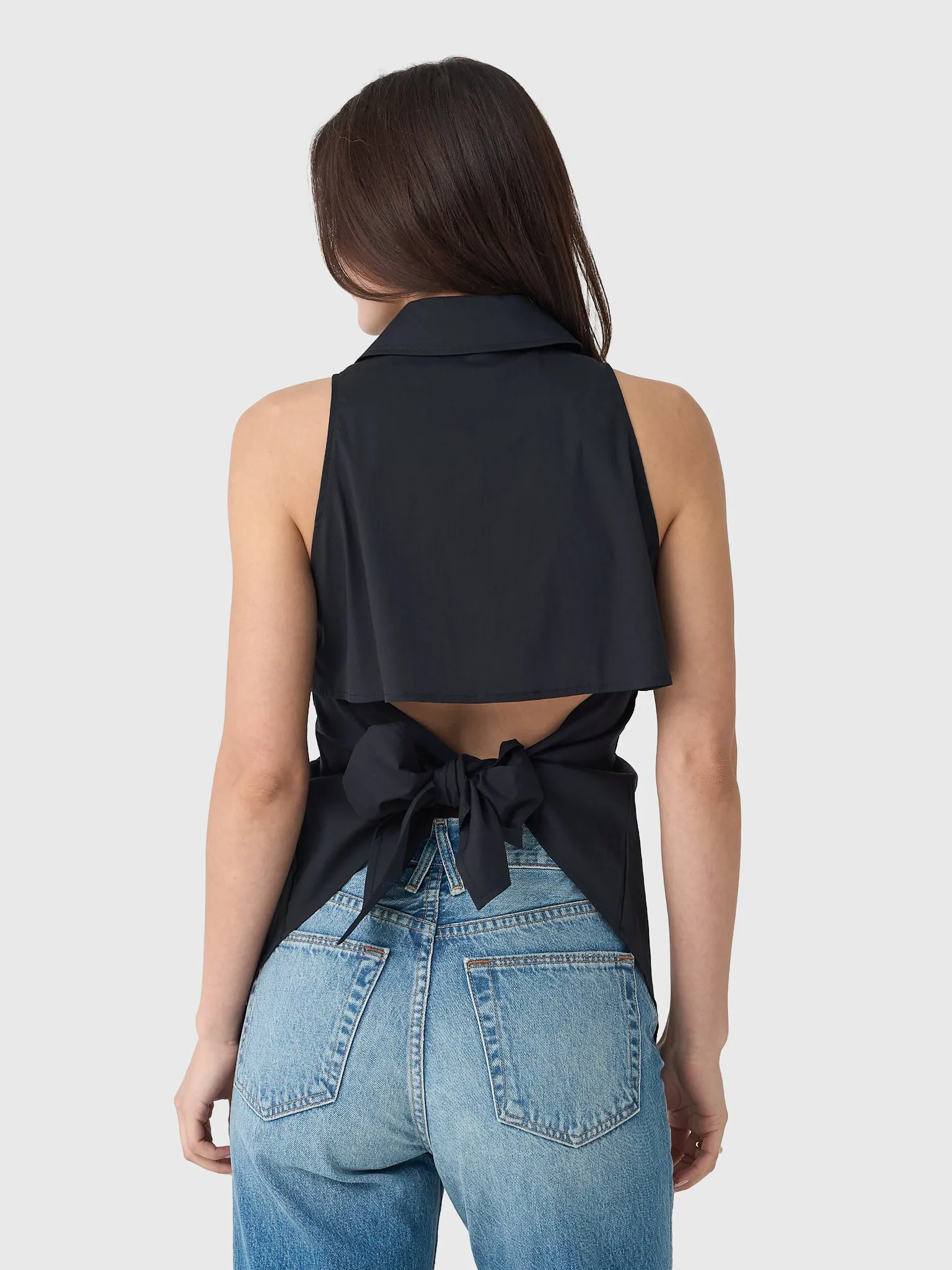 Simon Miller Women's Loch Sleeveless Poplin Button-Down Shirt sold by Saint Bernard product image thumbnail 4