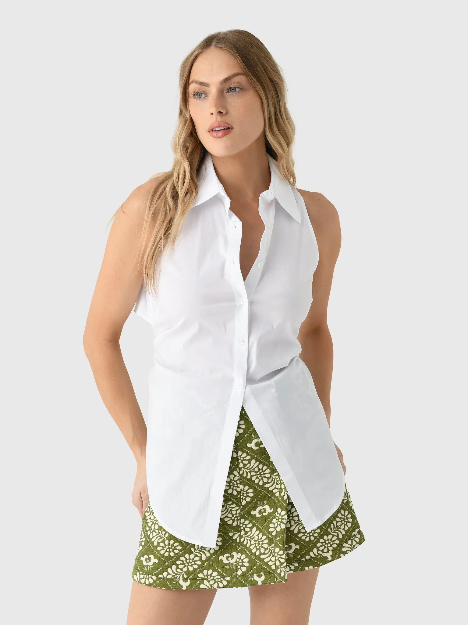 Simon Miller Women's Loch Sleeveless Poplin Button-Down Shirt sold by Saint Bernard product image thumbnail 5