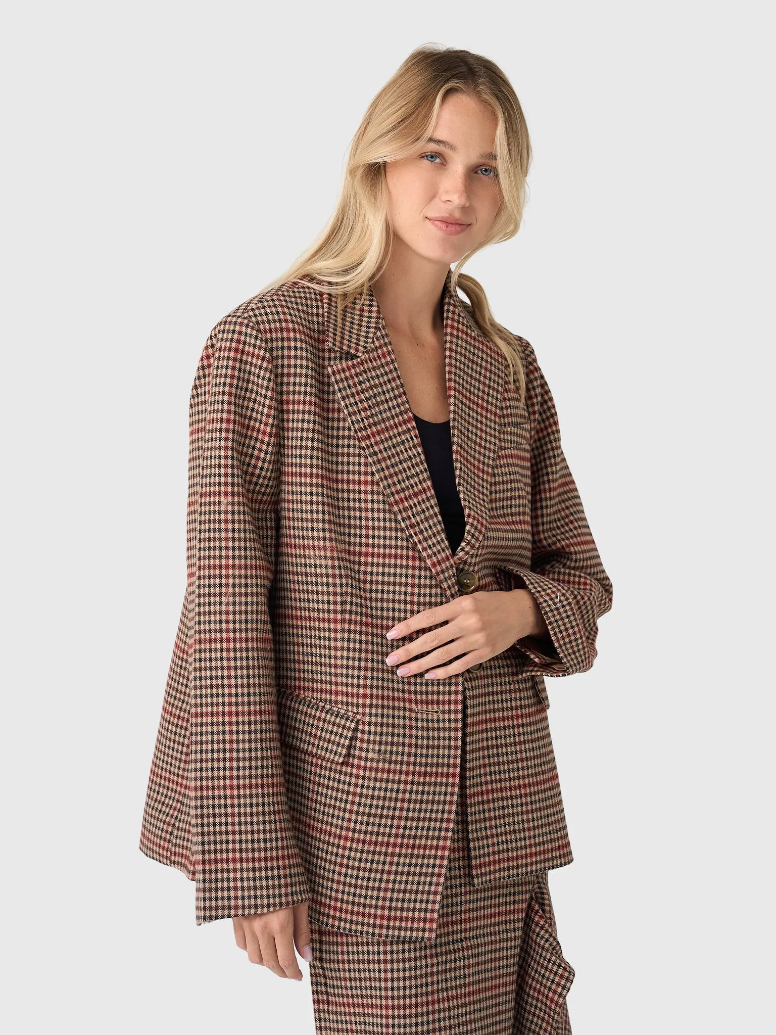 Essentiel Antwerp Women's Irbara Single Breasted Blazer sold by Saint Bernard