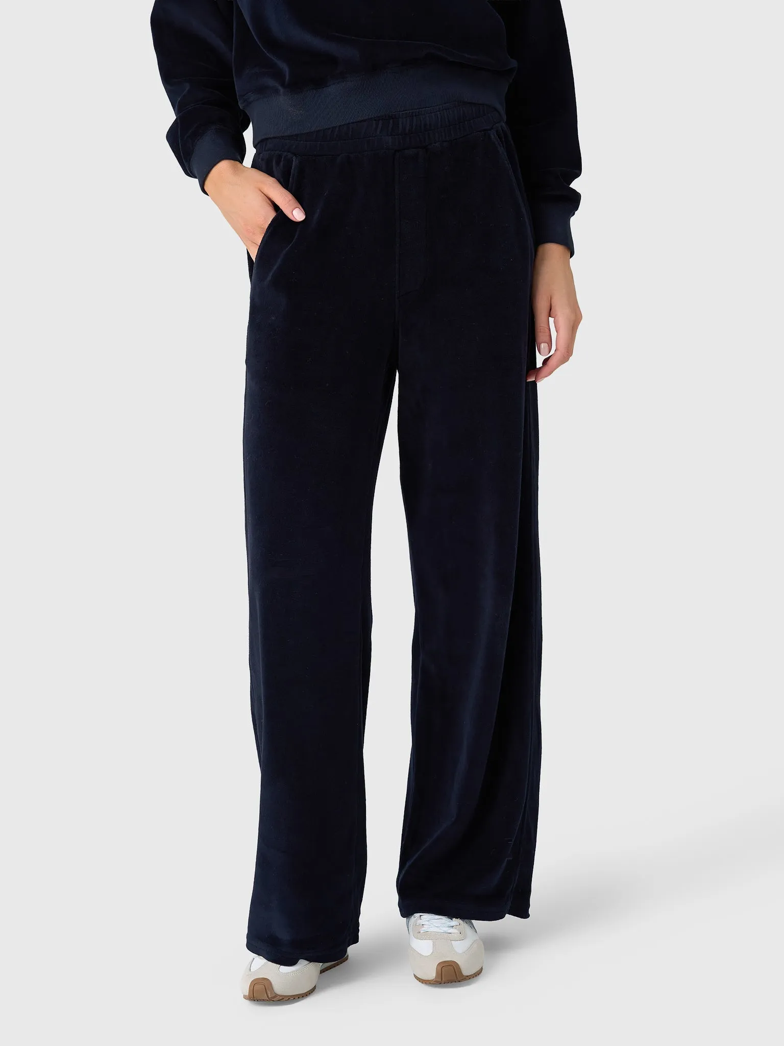 Citizens Of Humanity Women's Brynn Drawstring Velour Pant sold by Saint Bernard