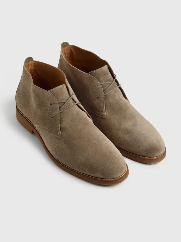 Johnnie-O Men's J-Flex Suede Chukka Boot made by Johnnie-O