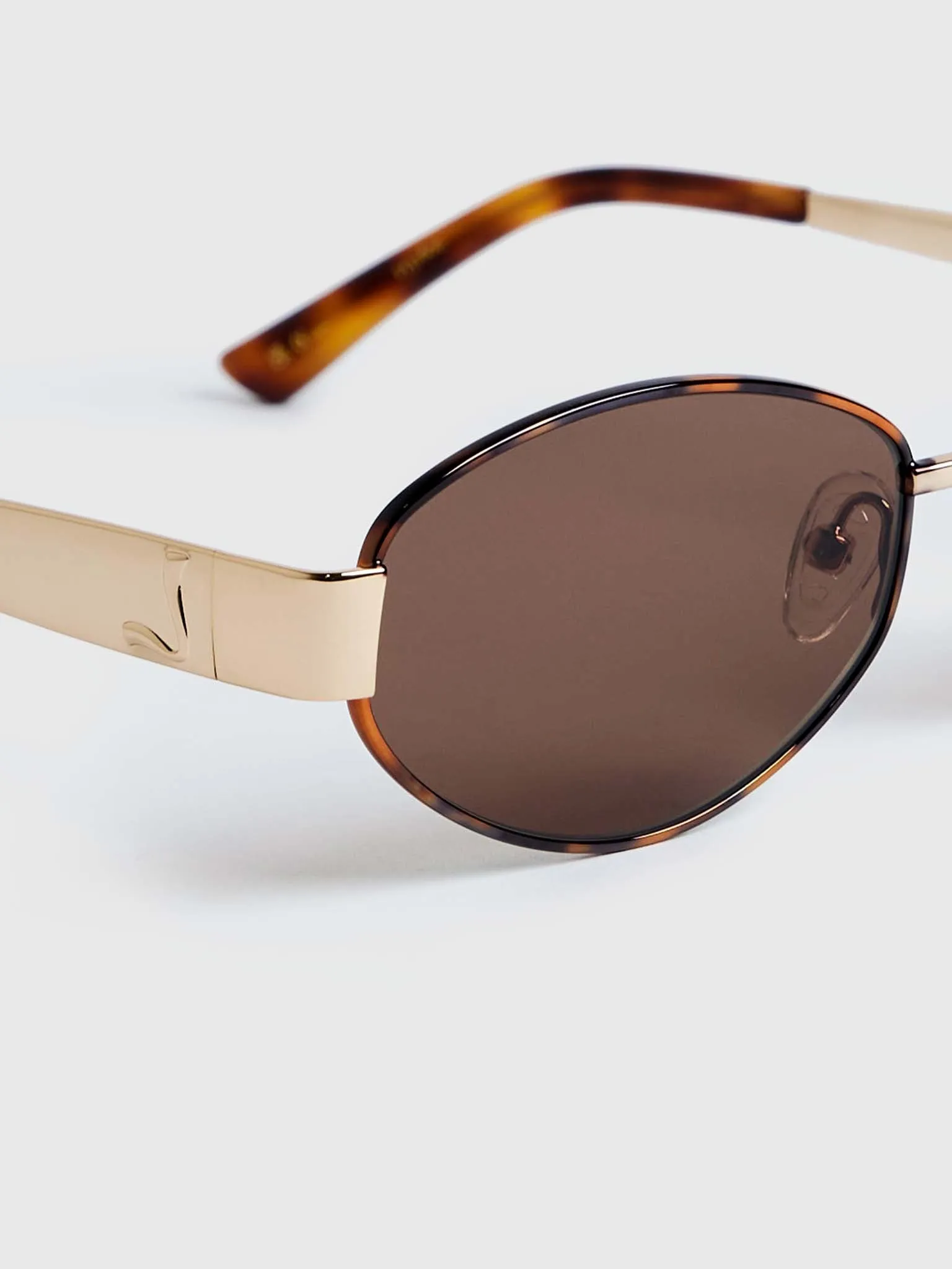 Luv Lou The Boston Sunglasses sold by Saint Bernard product image thumbnail 4