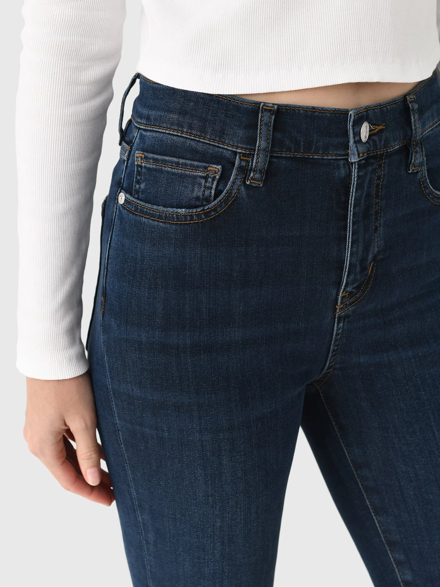 Frame Women's Le High Skinny Jean sold by Saint Bernard product image thumbnail 5