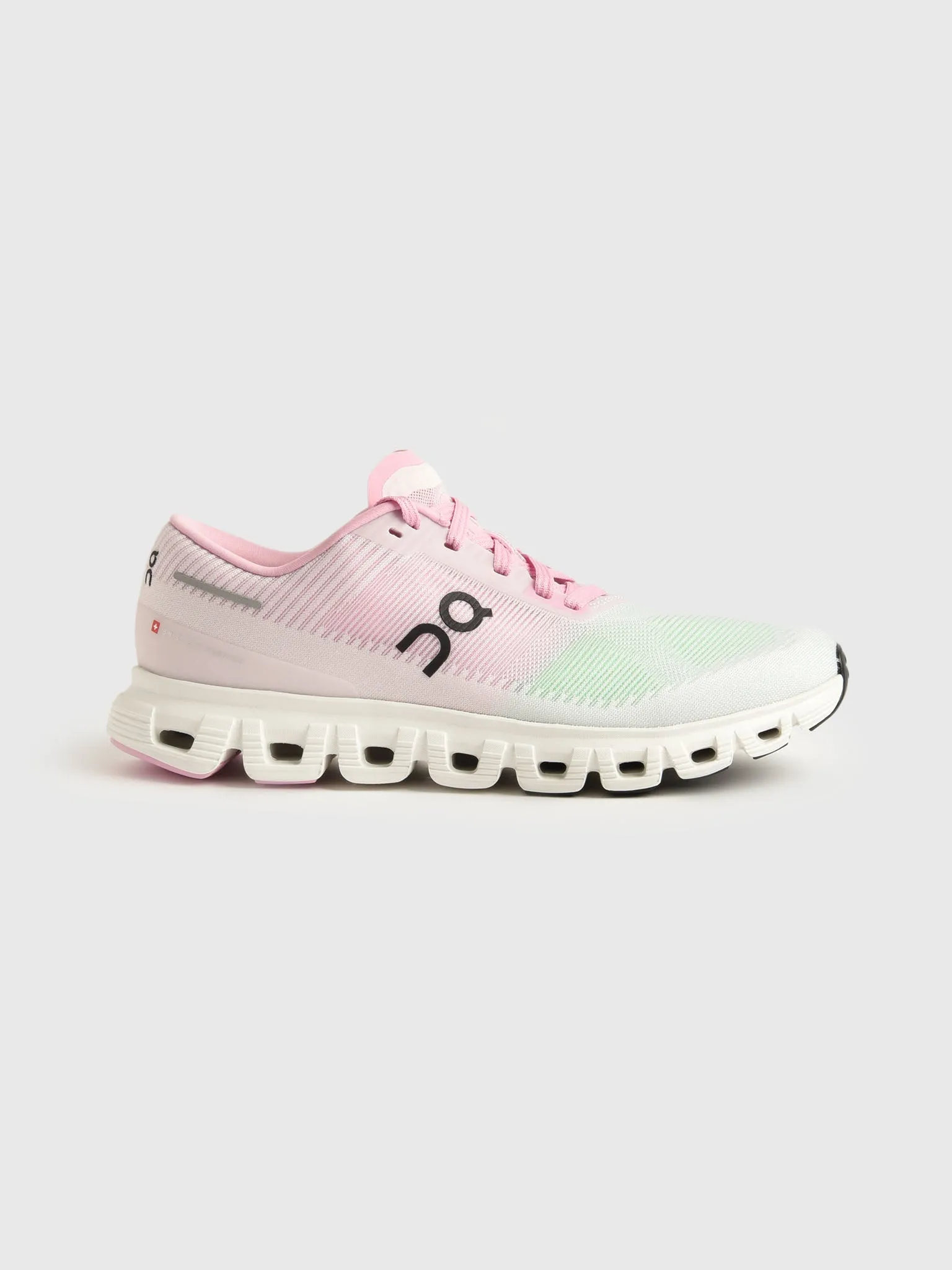 ON Women's Cloud 6 Push Sneaker sold by Saint Bernard product image thumbnail 5