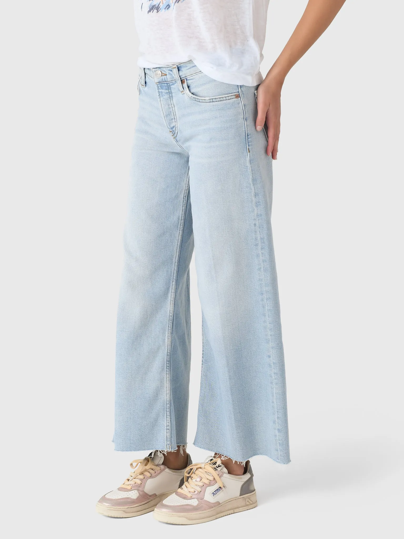 Re/Done Women's Mid Rise Wide Leg Crop Jean sold by Saint Bernard product image thumbnail 3