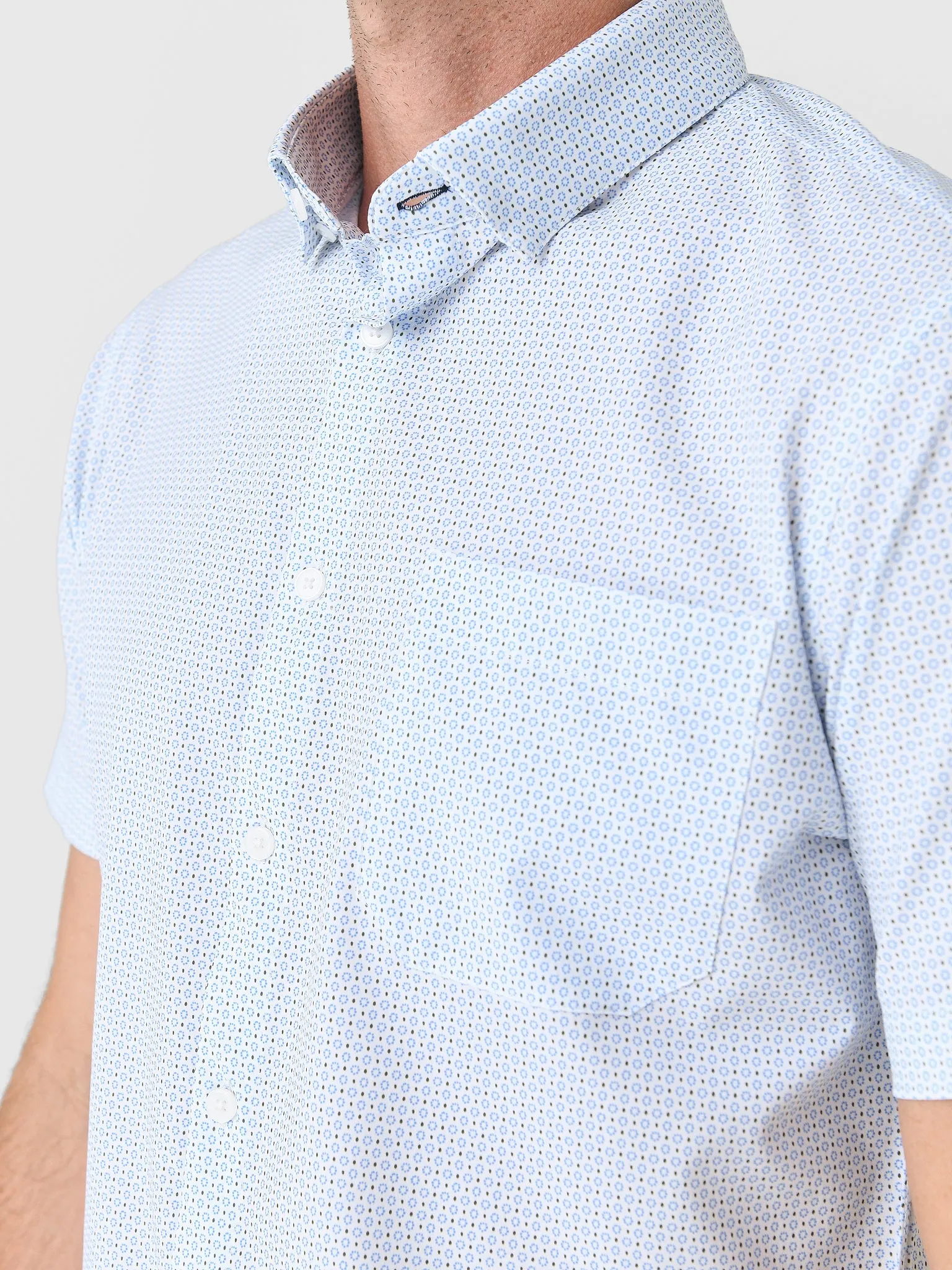 Mizzen+Main Men's Trim Leeward Short Sleeve Dress Shirt sold by Saint Bernard product image thumbnail 5