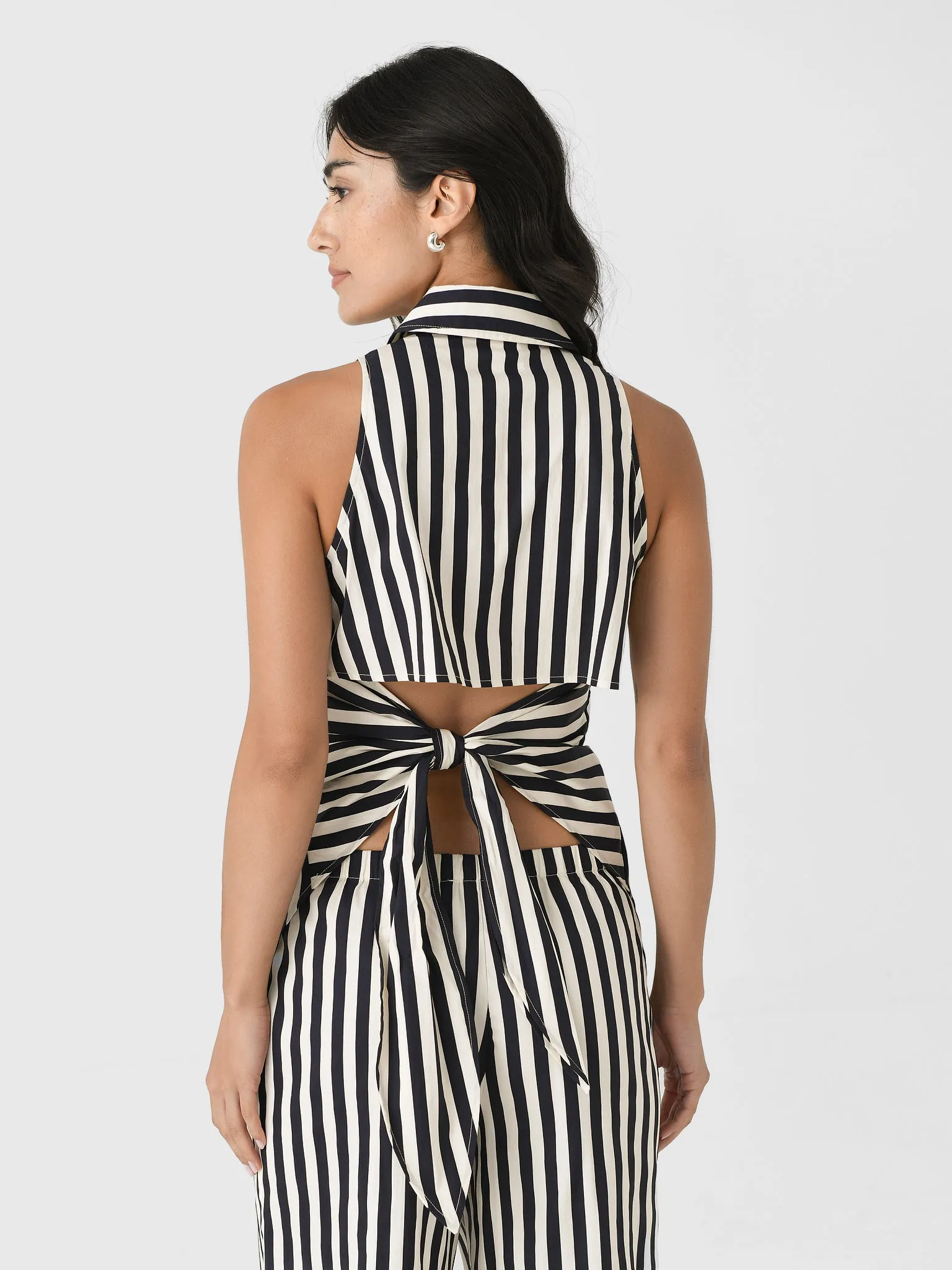 Simon Miller Women's Loch Sleeveless Poplin Button-Down Shirt sold by Saint Bernard product image thumbnail 4