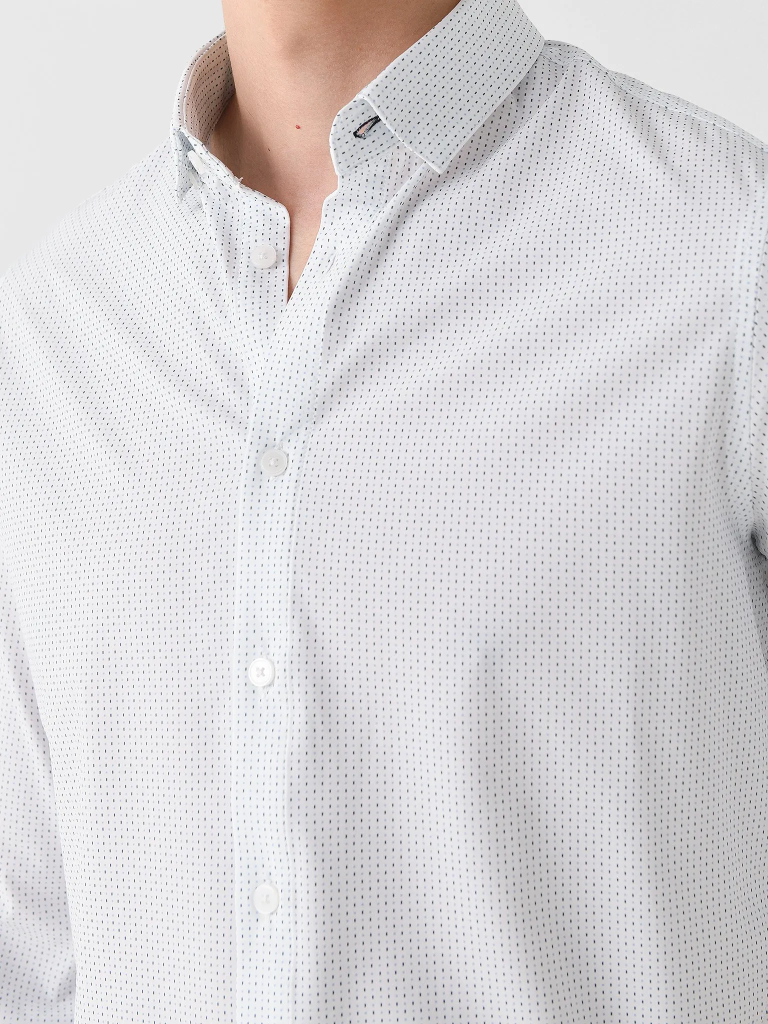 Mizzen+Main Men's Trim Leeward No Tuck Dress Shirt sold by Saint Bernard product image thumbnail 5