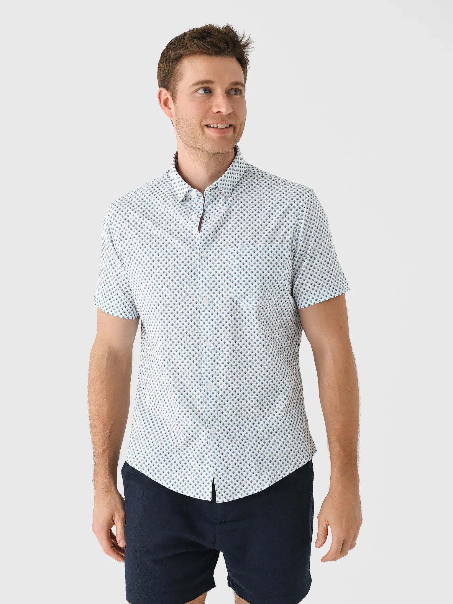 Mizzen+Main Men's Trim Leeward Short Sleeve Dress Shirt sold by Saint Bernard