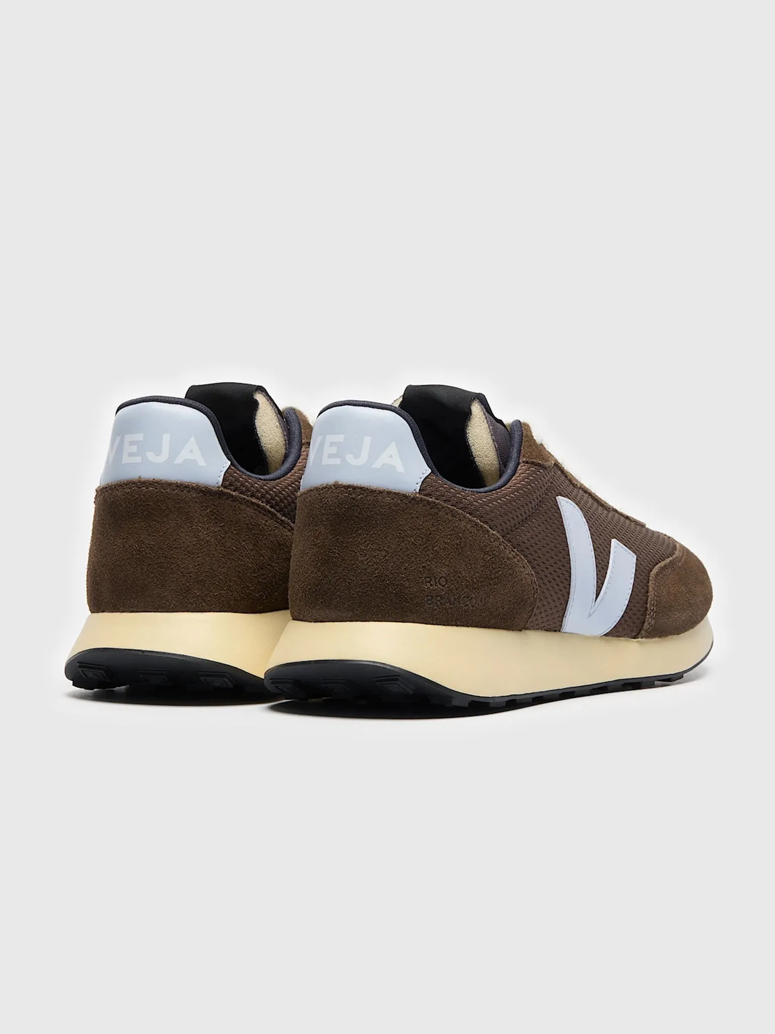 VEJA Women's Rio Branco II Alveomesh Sneaker sold by Saint Bernard product image thumbnail 2