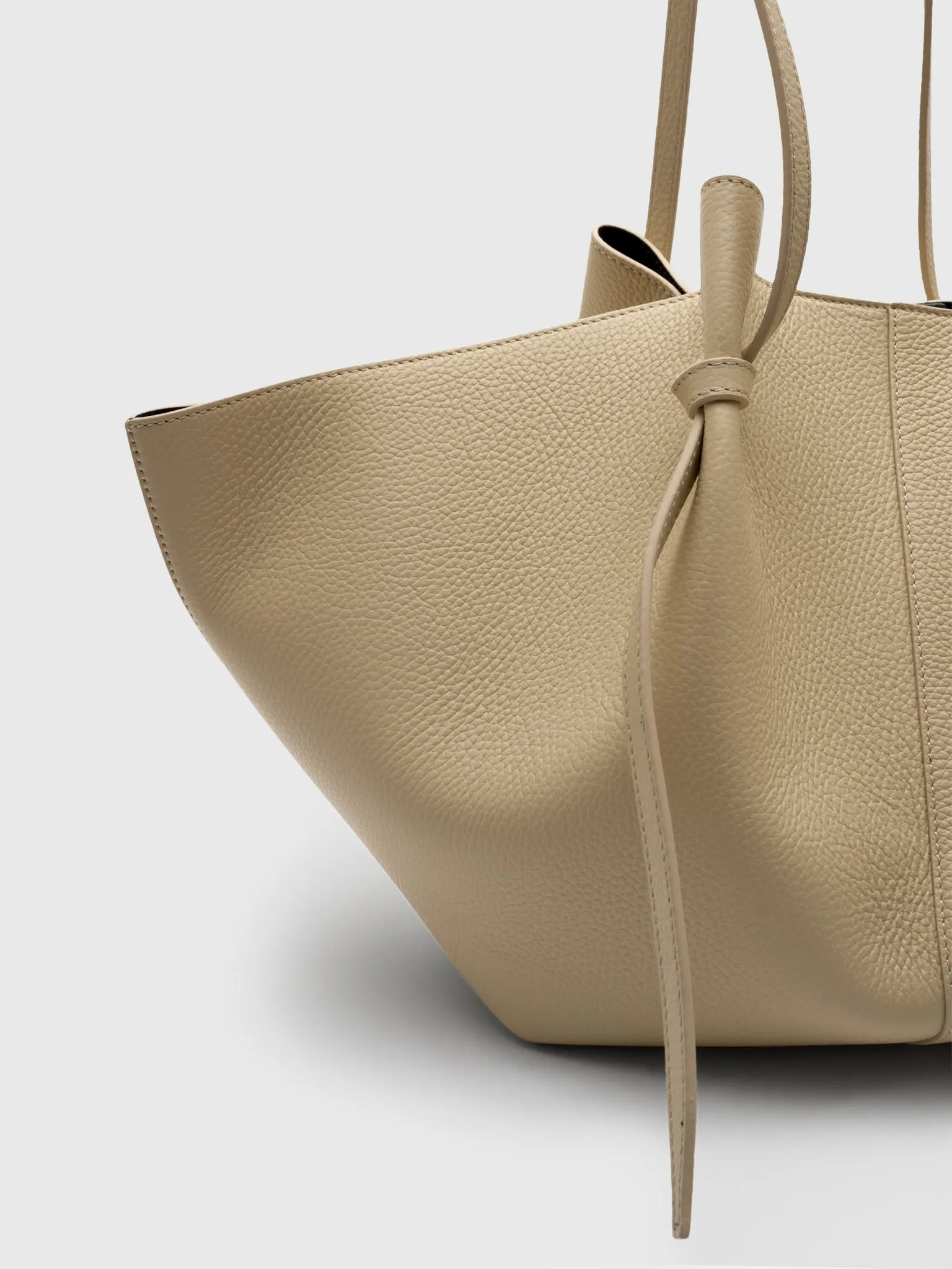Yuzefi Large Mochi Bag sold by Saint Bernard product image thumbnail 2