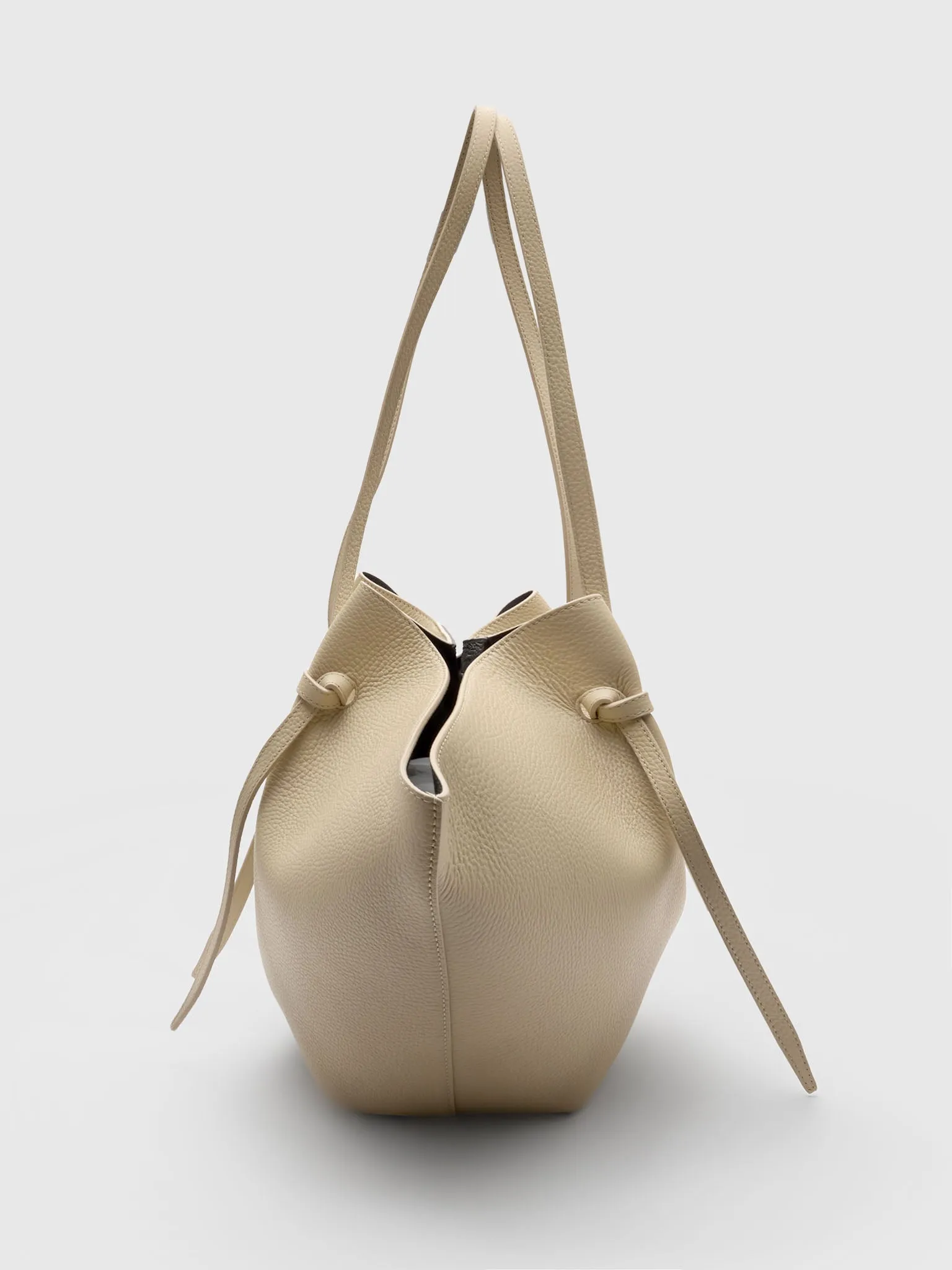 Yuzefi Large Mochi Bag sold by Saint Bernard product image thumbnail 3