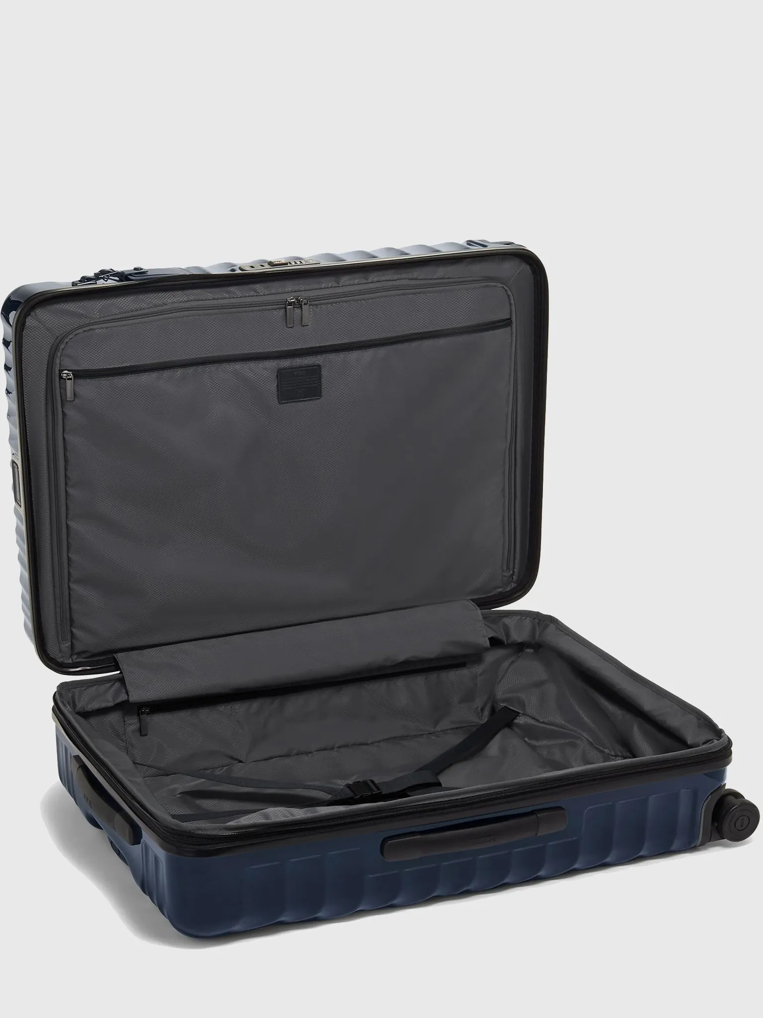 TUMI Extended Trip Expandable 4 Wheeled Packing Case sold by Saint Bernard product image thumbnail 2