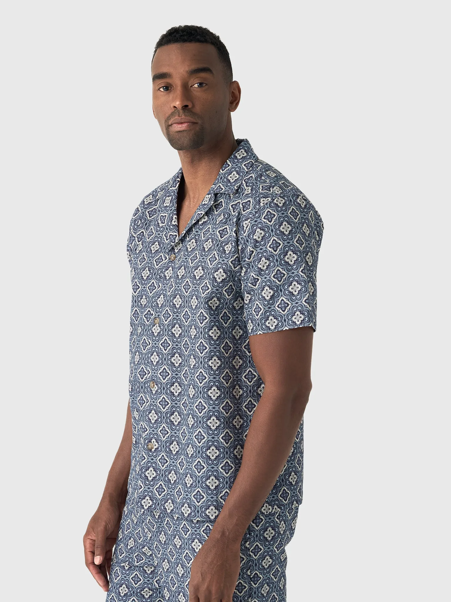 Les Deux Men's Lukas Arabesque Short-Sleeve Shirt sold by Saint Bernard product image thumbnail 3
