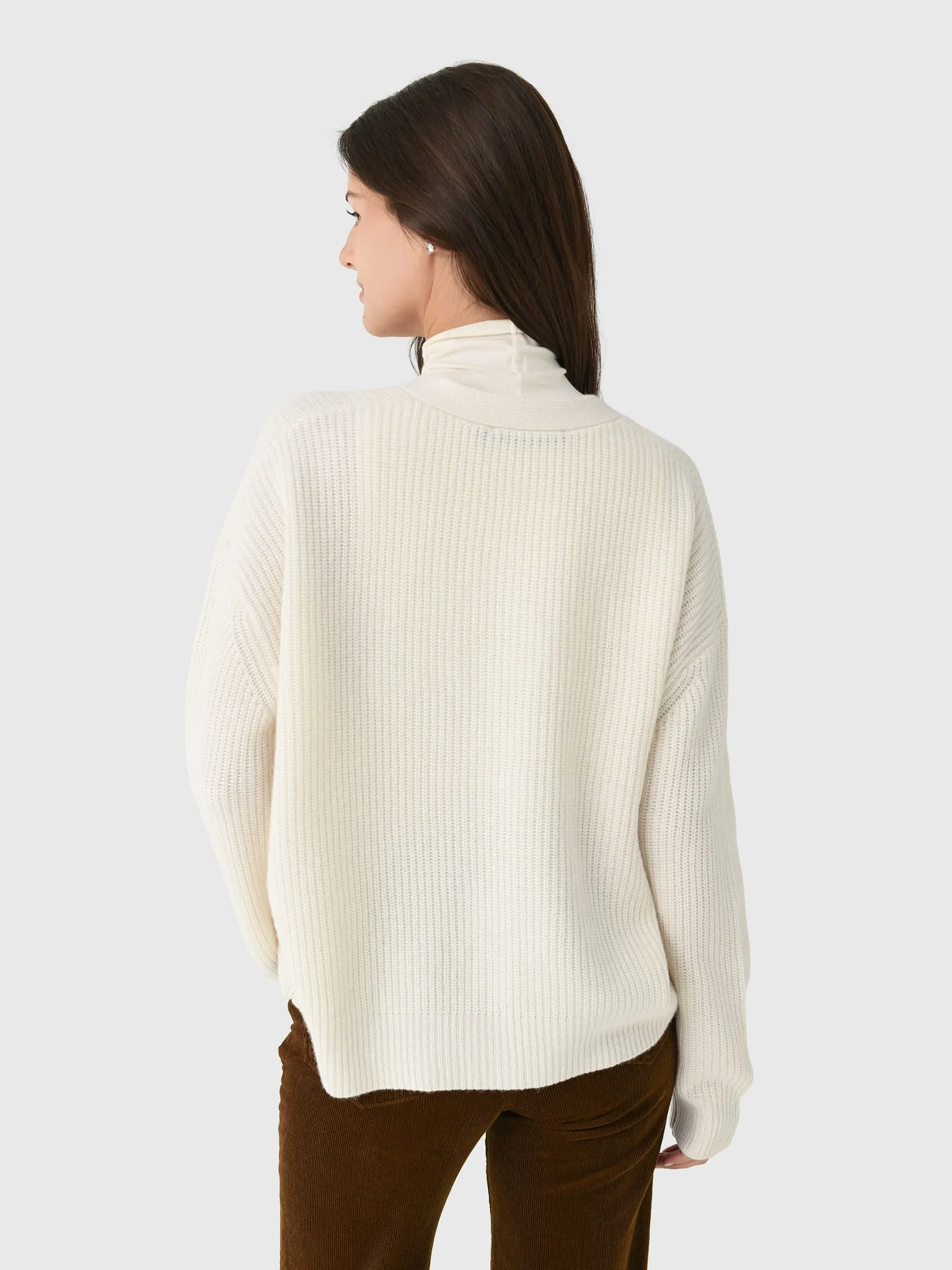 Jenni Kayne Women's Cropped Cashmere Cocoon Cardigan sold by Saint Bernard product image thumbnail 4