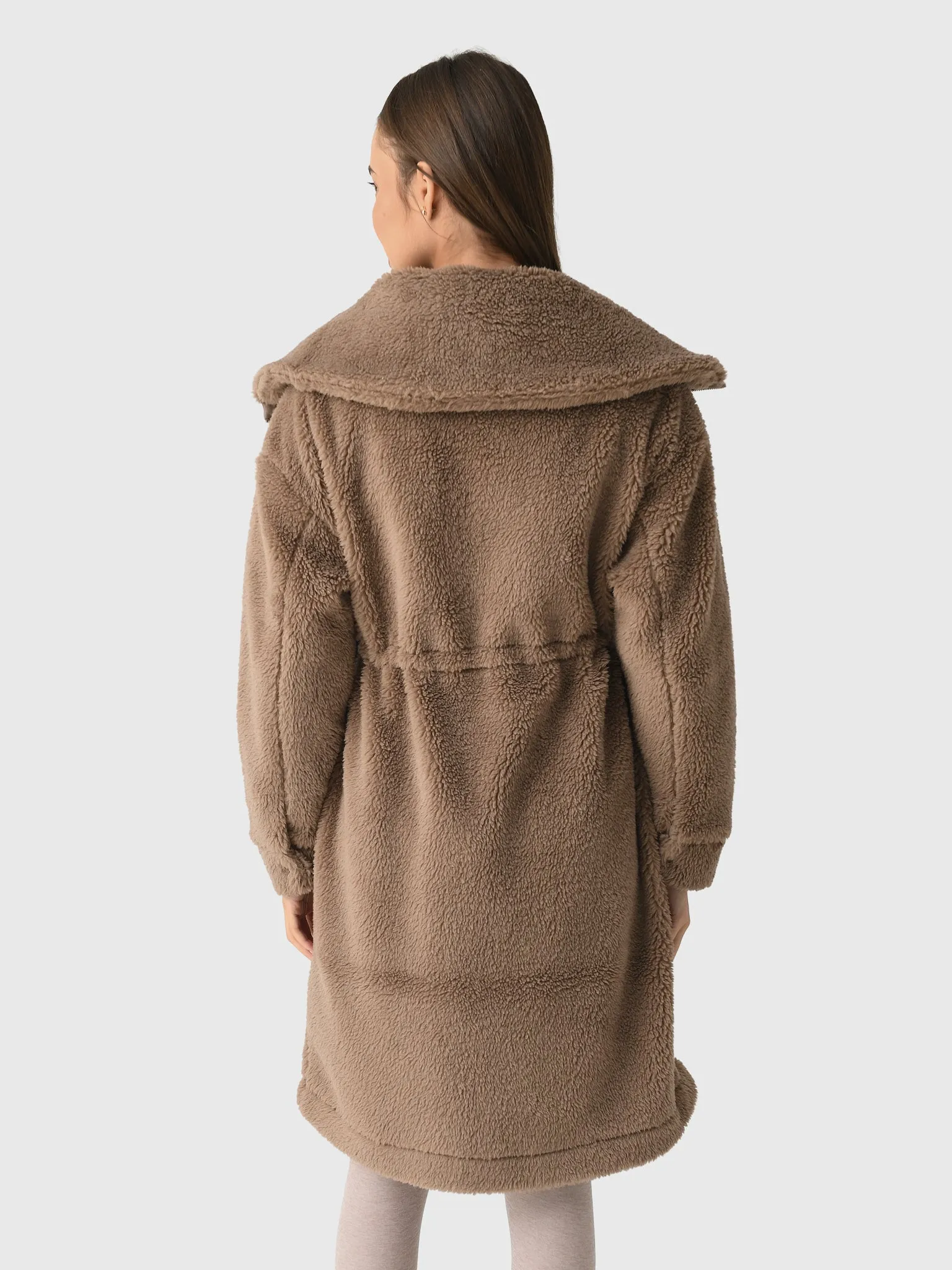 Varley Women's Logan Sherpa Coat sold by Saint Bernard product image thumbnail 3