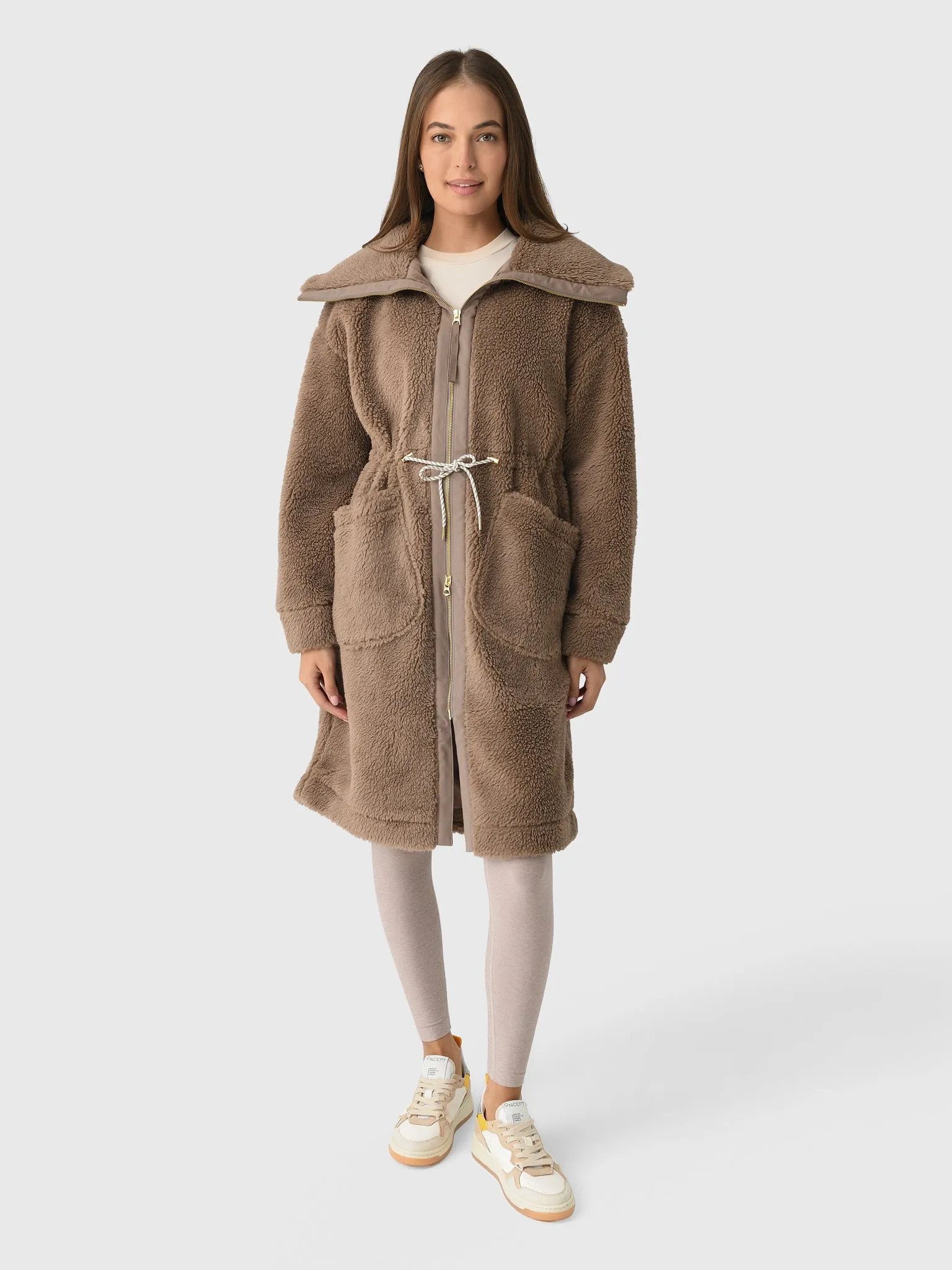 Varley Women's Logan Sherpa Coat sold by Saint Bernard product image thumbnail 2