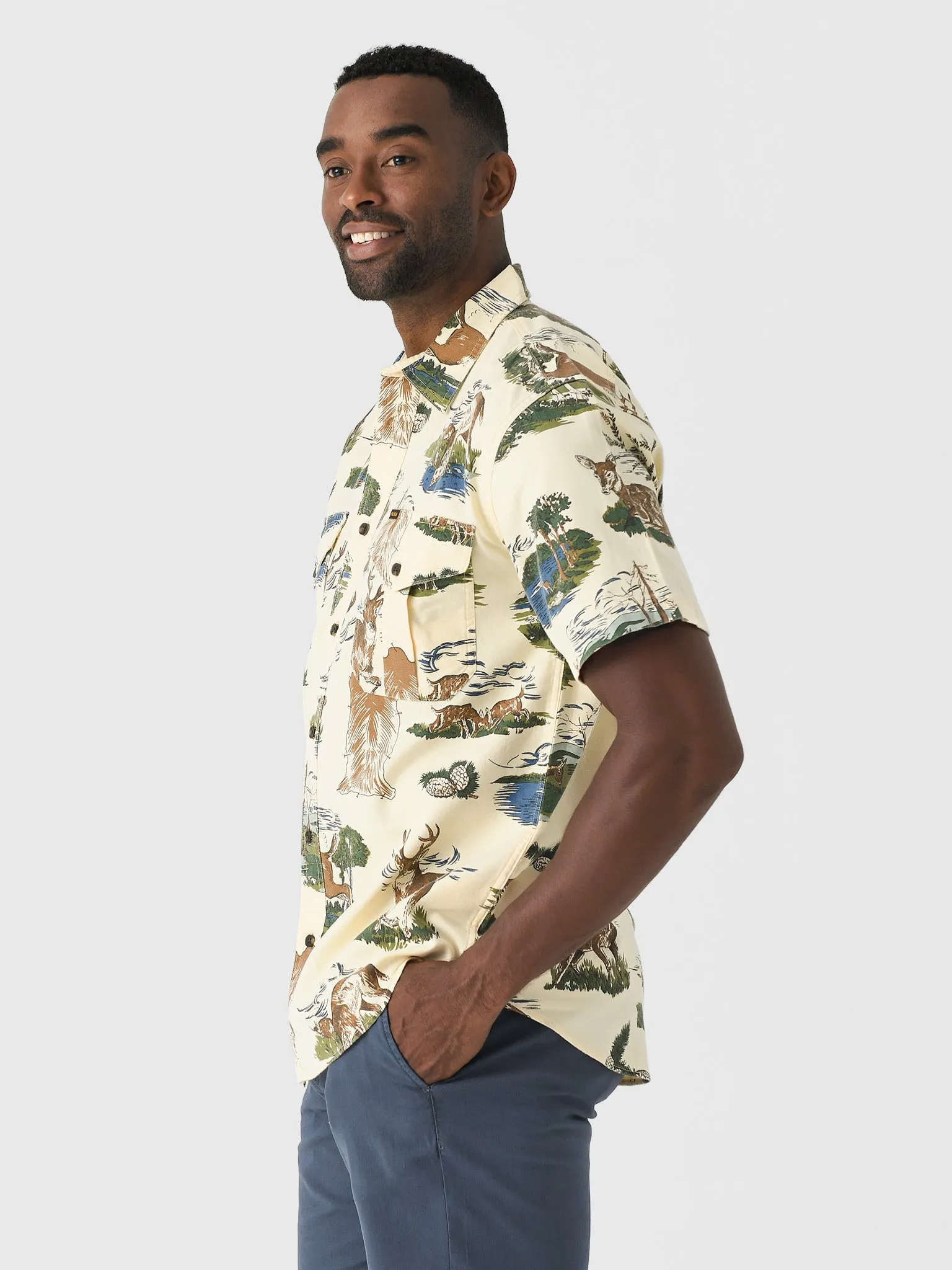Filson Men's Short Sleeve Lightweight Alaskan Guide Shirt sold by Saint Bernard product image thumbnail 3