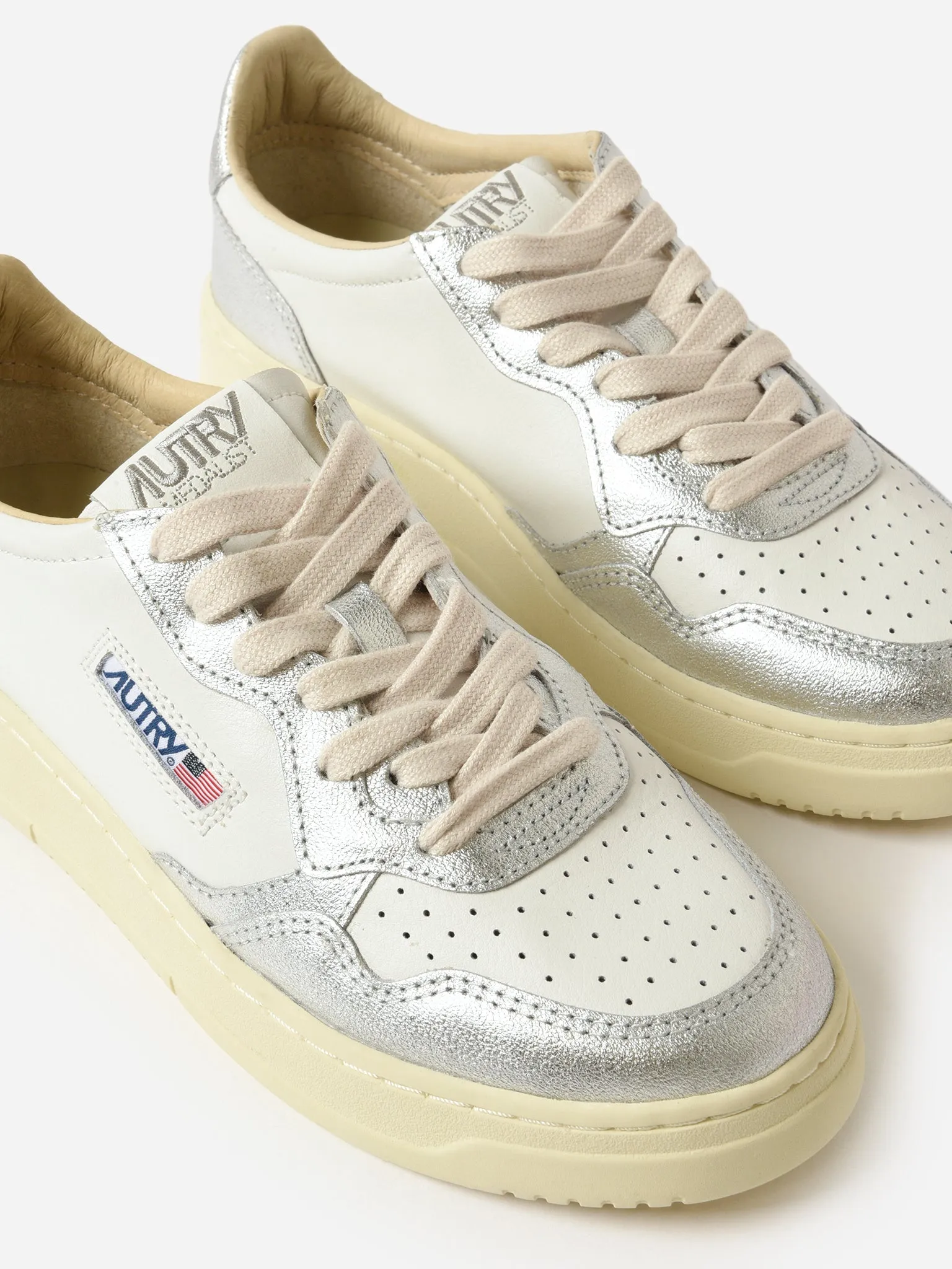 Autry Women's Medalist Low Sneaker sold by Saint Bernard product image thumbnail 3