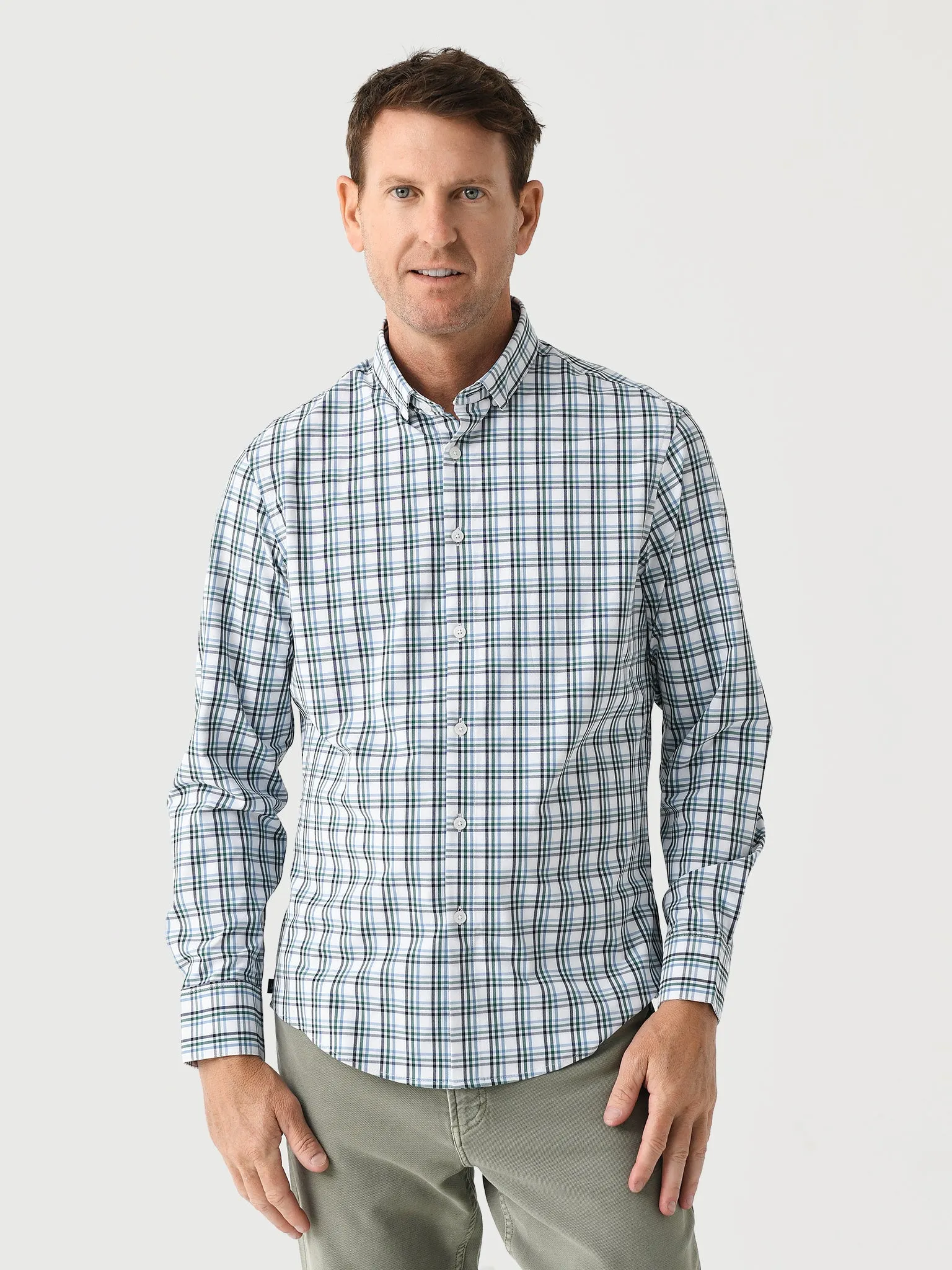 Mizzen+Main Men's Trim Leeward No Tuck Dress Shirt sold by Saint Bernard