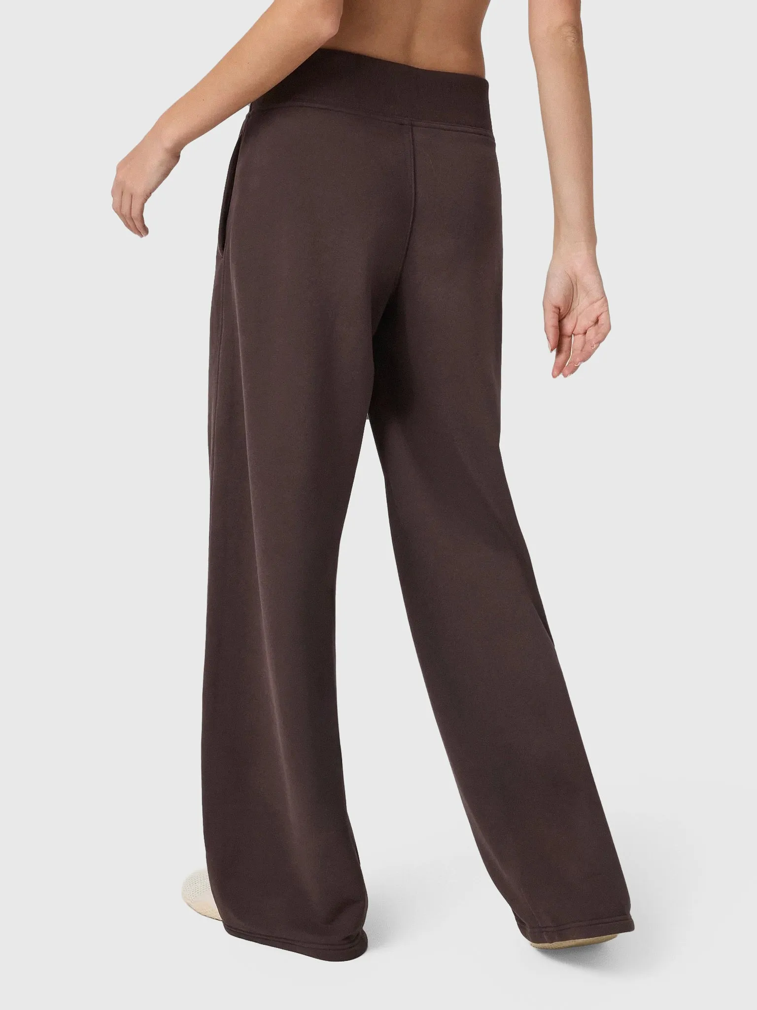 Vuori Women's Sedona Midrise Wideleg Sweatpant sold by Saint Bernard product image thumbnail 2