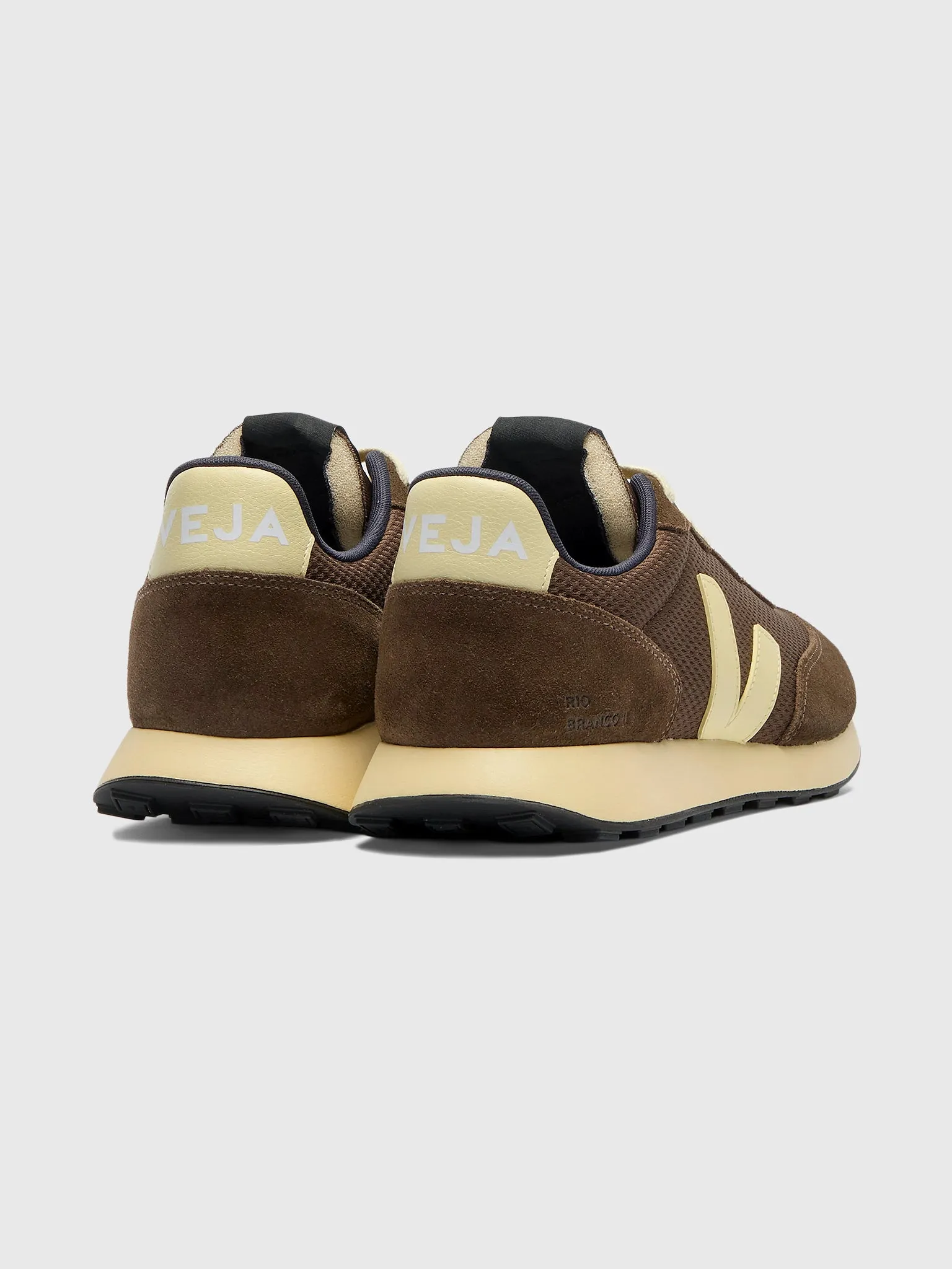 VEJA Women's Rio Branco II Alveomesh Sneaker sold by Saint Bernard product image thumbnail 2