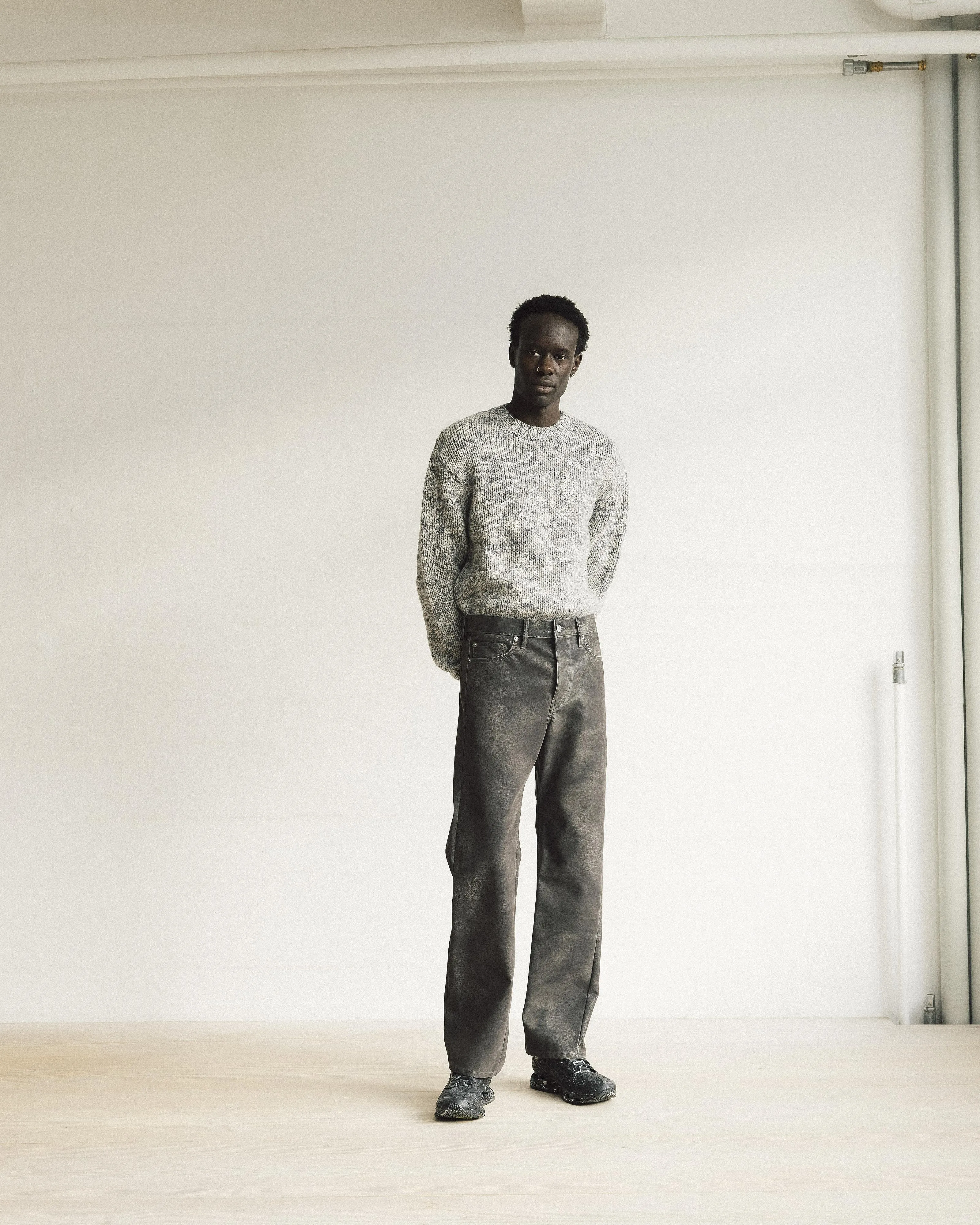 STRAIGHT TWIST NUBUK . CHARCOAL WASHED sold by Sunflower product image thumbnail 2