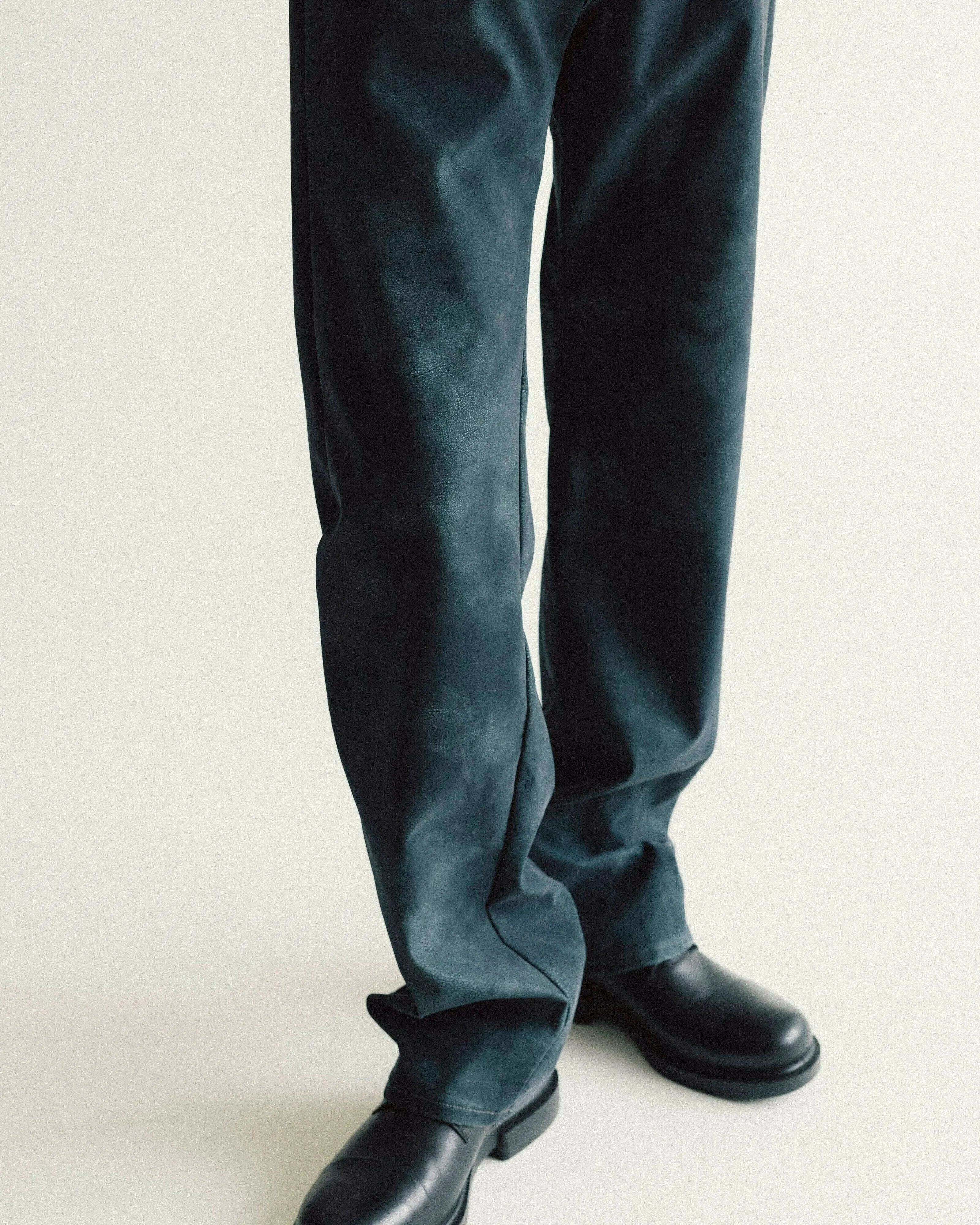 STRAIGHT TWIST NUBUK sold by Sunflower