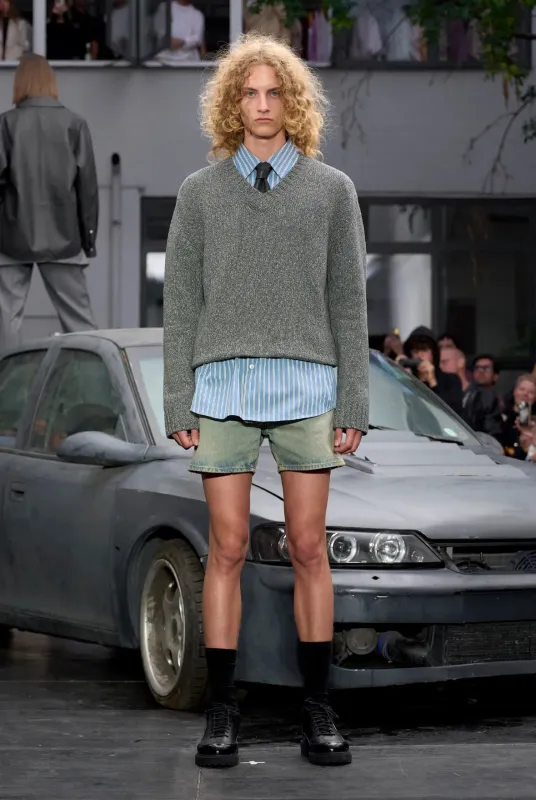 Short loose short made by Sunflower