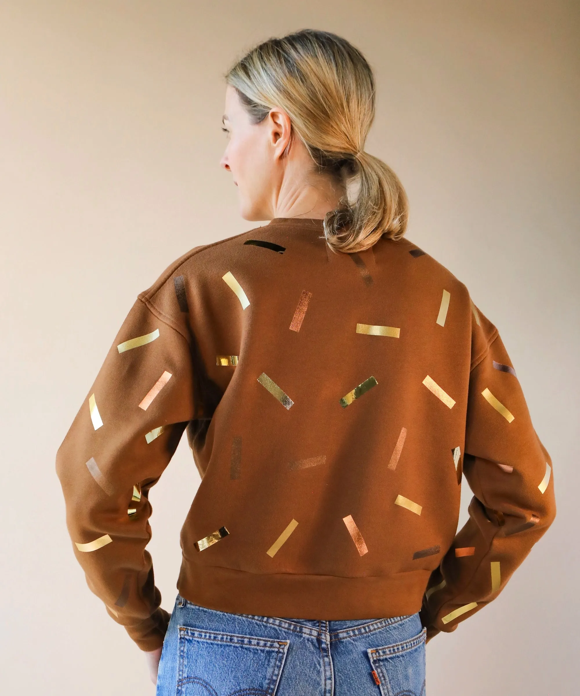 Confetti Laine Sweatshirt | Golden Sepia sold by OKAYOK product image thumbnail 5