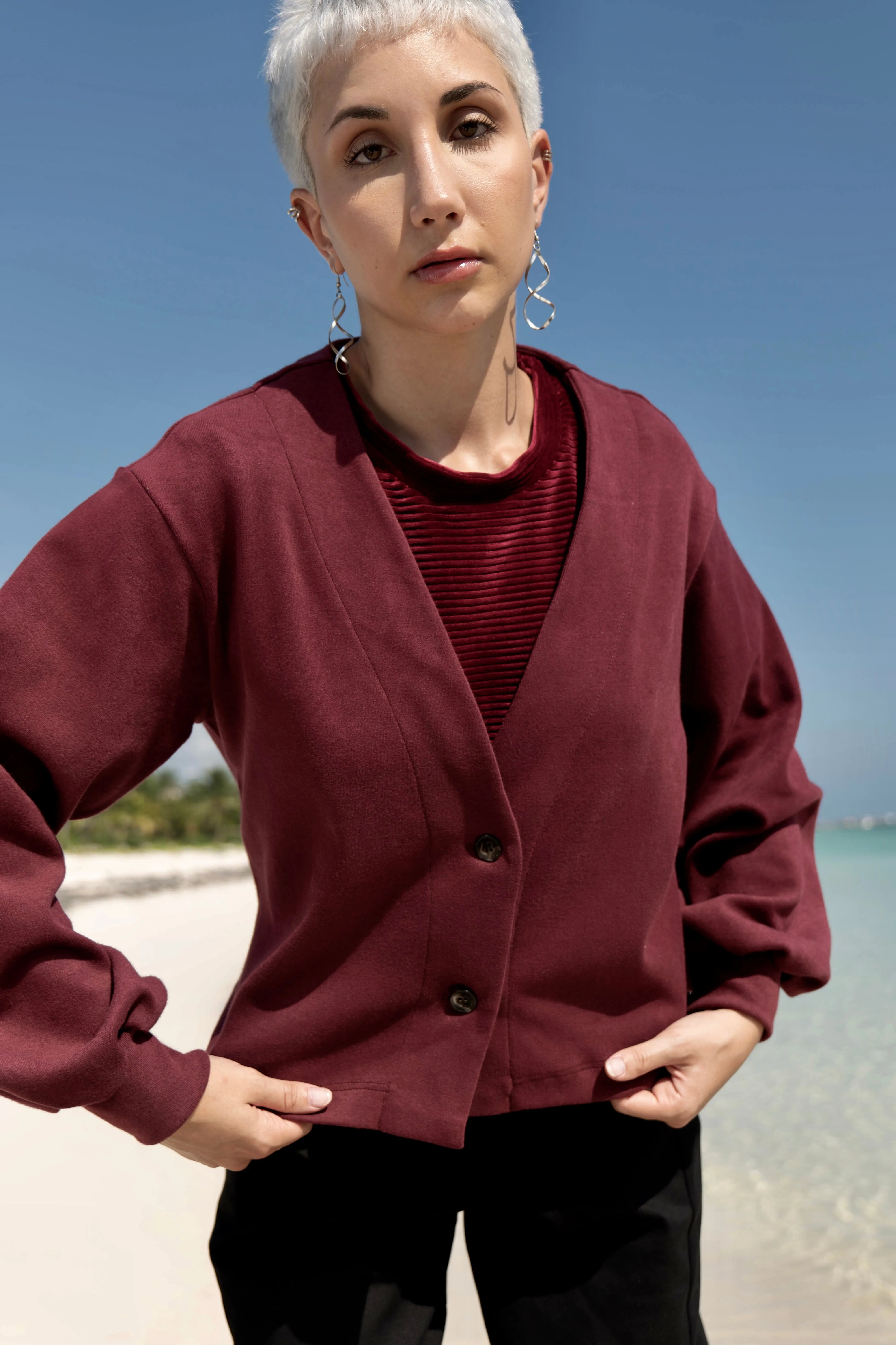 GIZA VEST CRIMSON sold by MAS