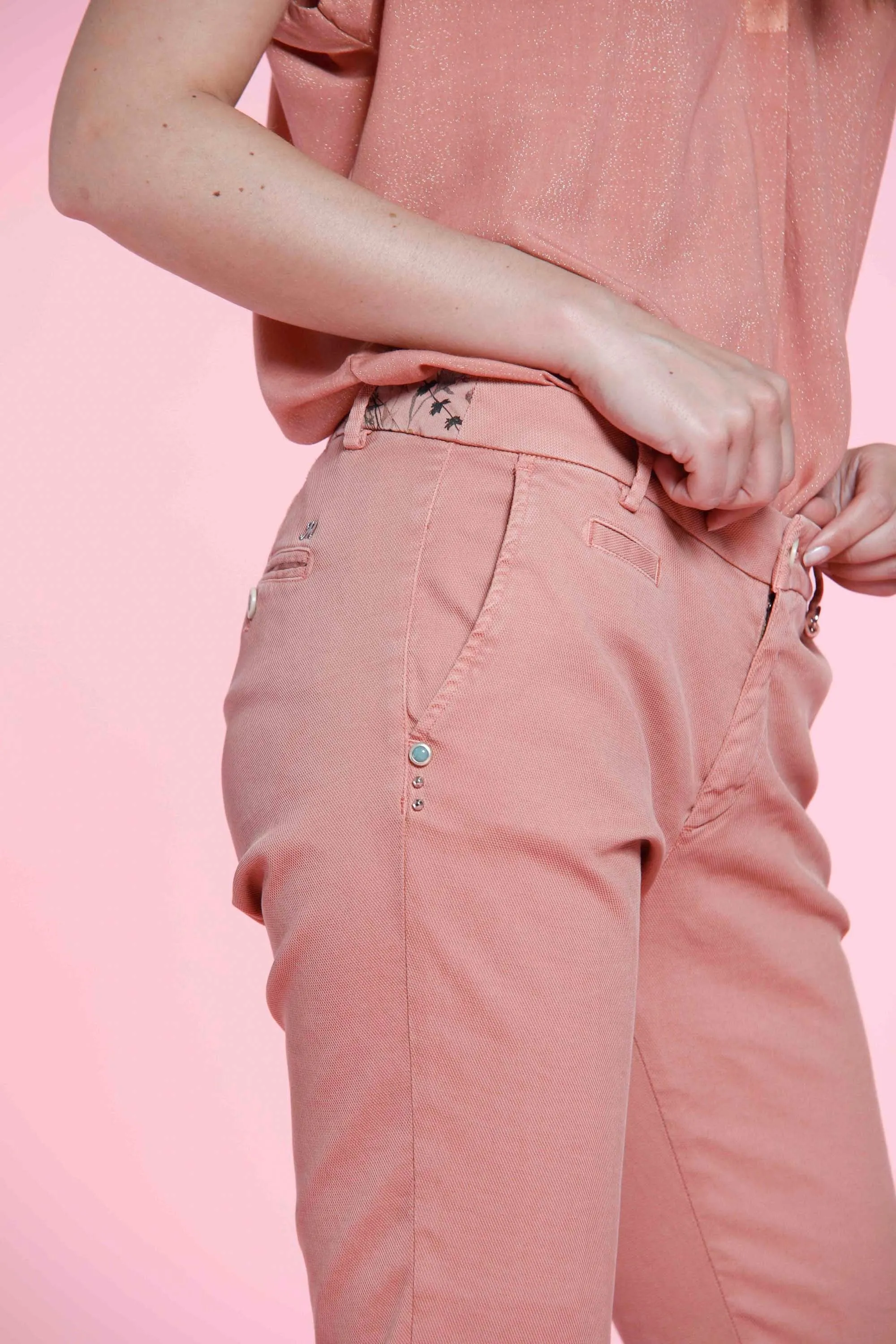 Jaqueline Capri woman chino pants in cotton and tencel curvy sold by Mason's product image thumbnail 2