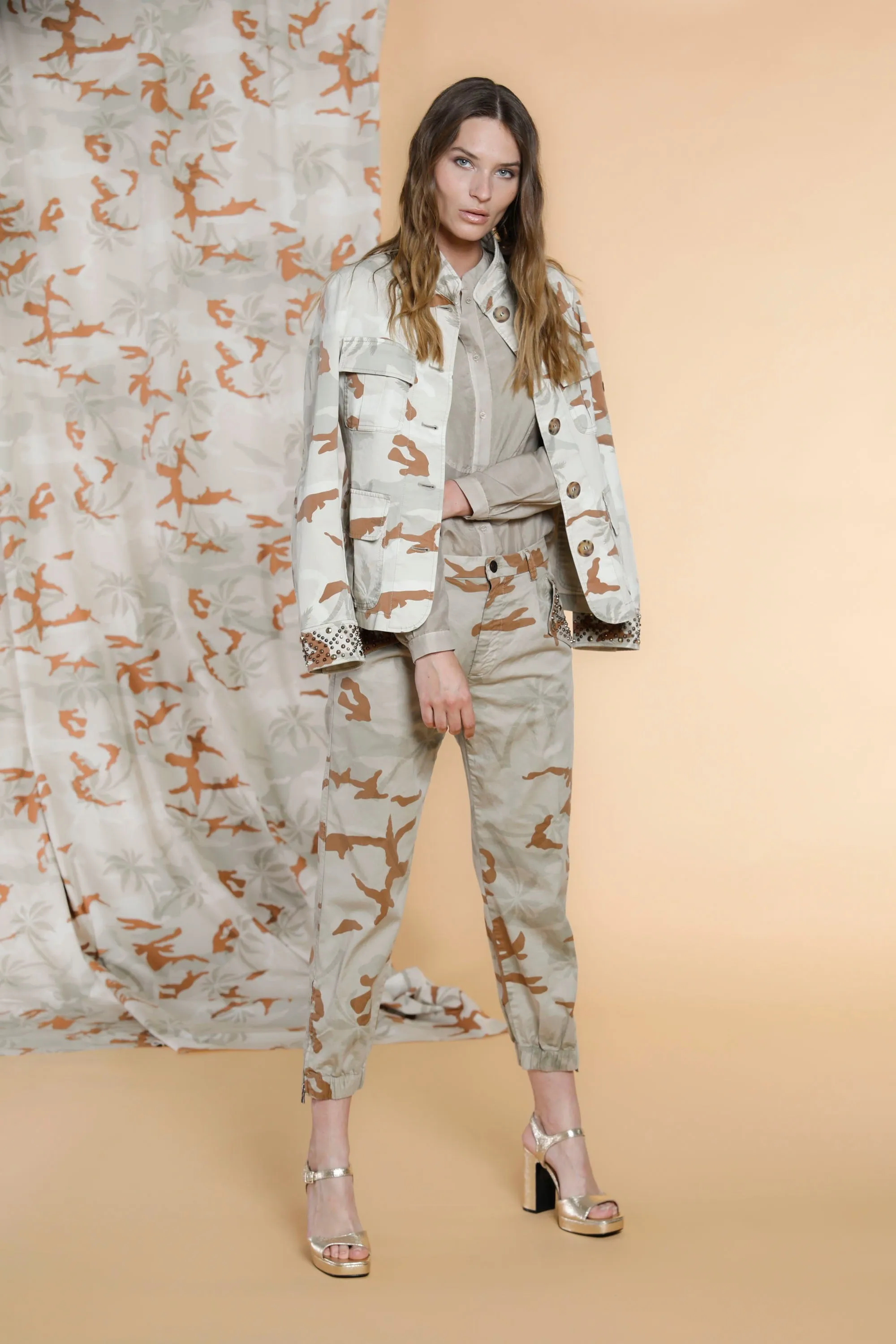 Evita woman cargo pants in cotton with palm-camou pattern curvy sold by Mason's