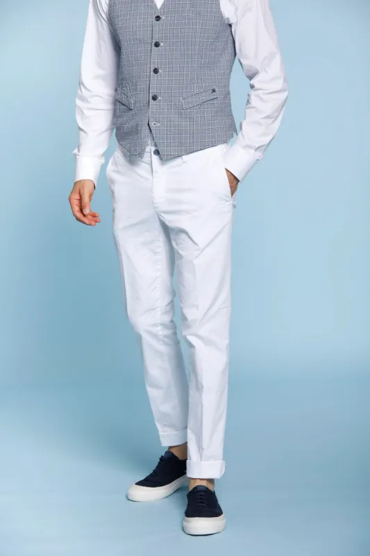 New York City man chino trousers in stretch cotton regular sold by Mason's