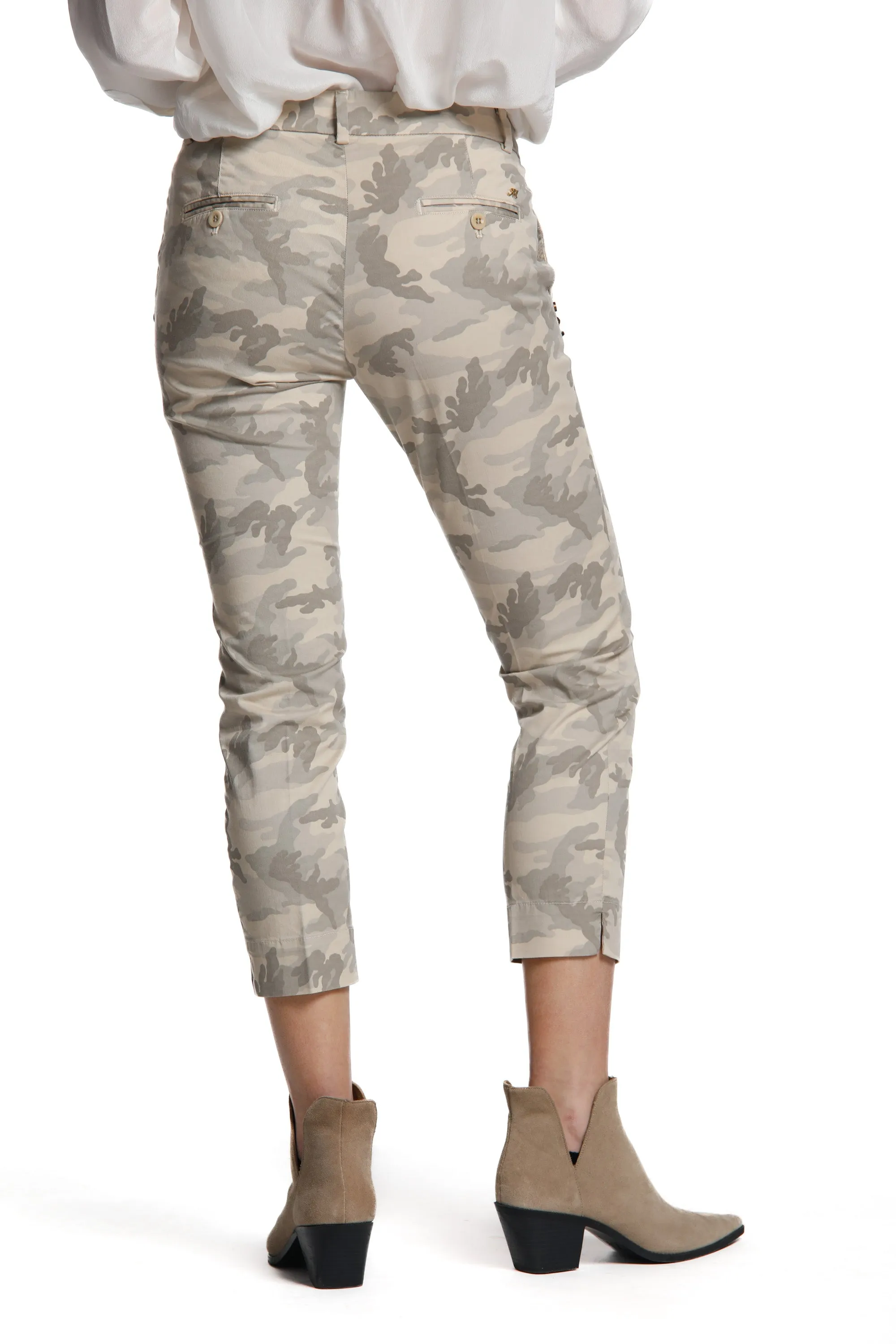 Jaqueline Capri woman chino pants in camouflage cotton curvy ① sold by Mason's product image thumbnail 2