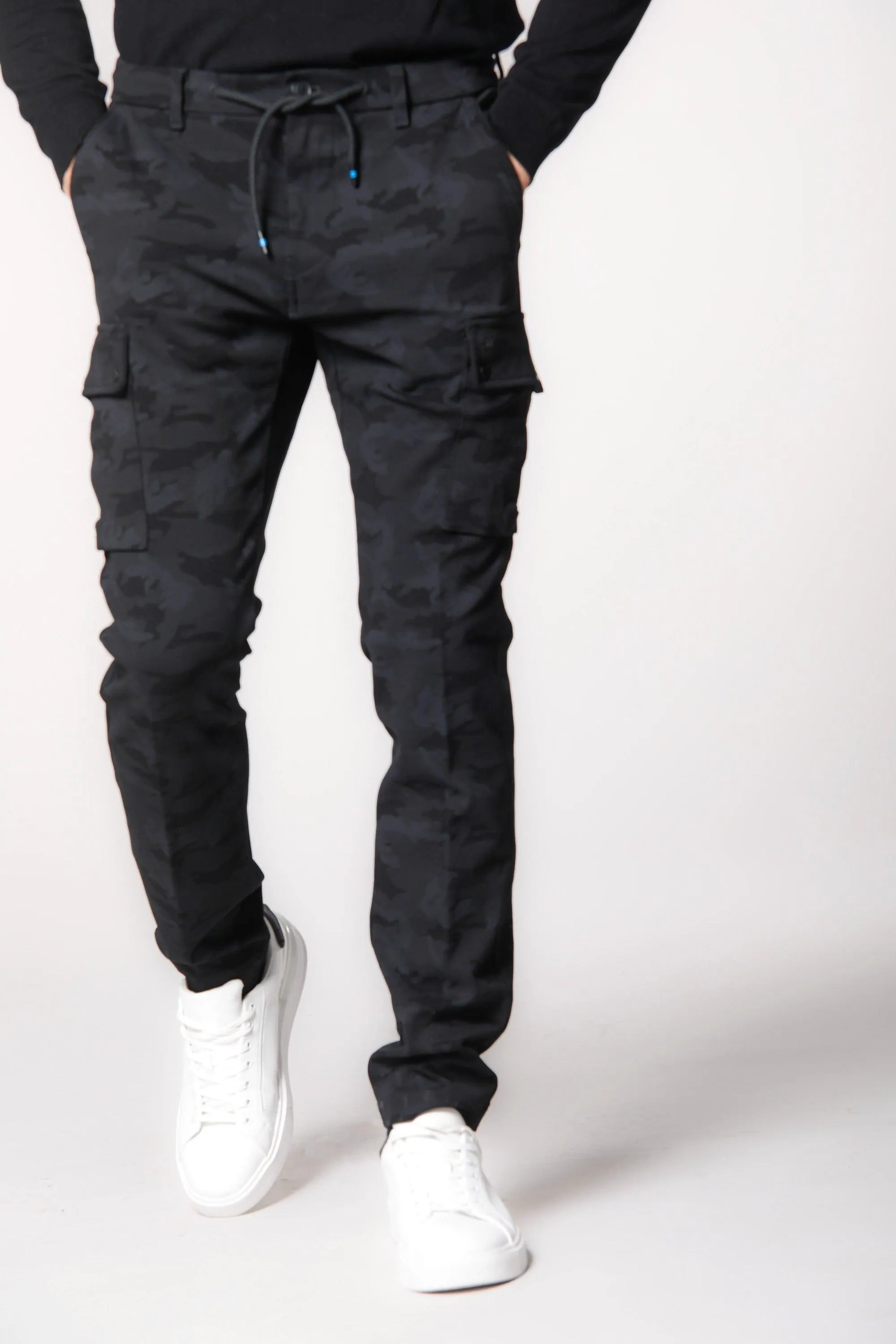 Chile Athleisure man camouflage print cargo pants carrot sold by Mason's