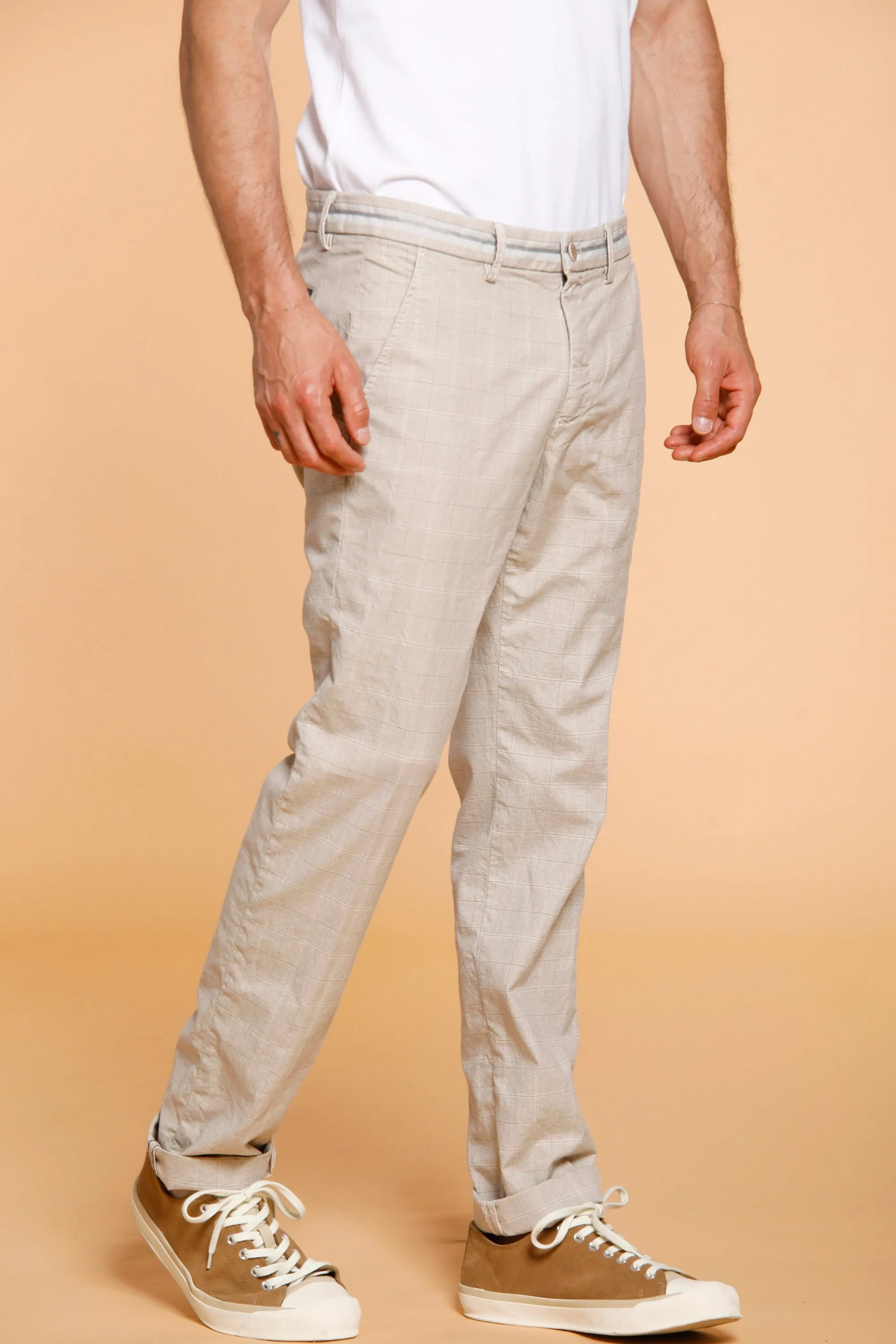 Torino Elegance man chino pants in cotton with wales pattern slim sold by Mason's product image thumbnail 3
