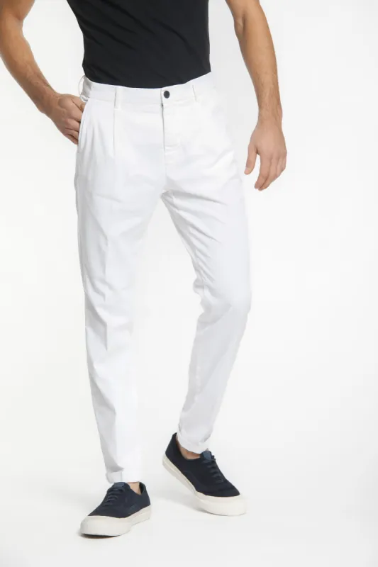 Osaka 1 Pinces man chino pants in cotton and tencel carrot sold by Mason's