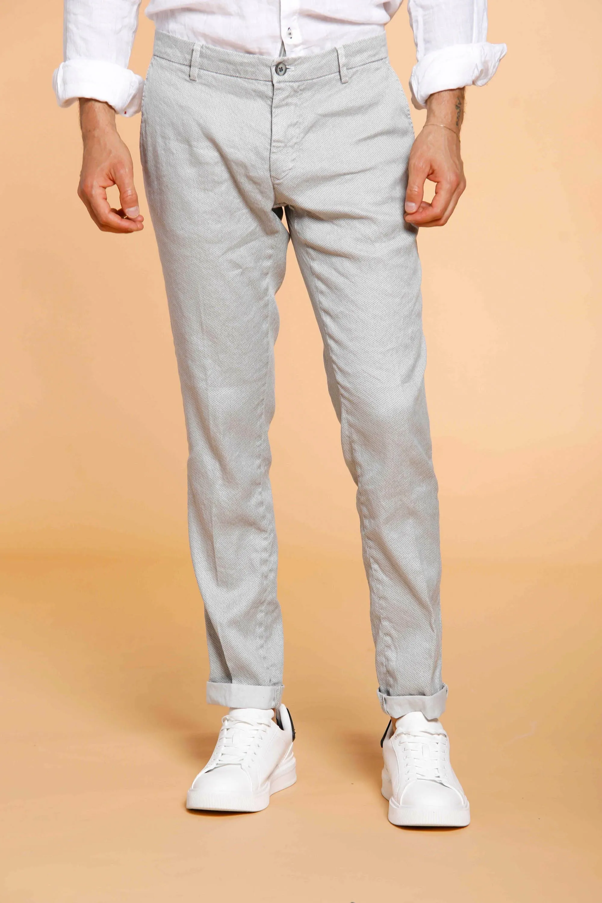 Milano Style man chino pants in linen and cotton with micropattern extra slim sold by Mason's