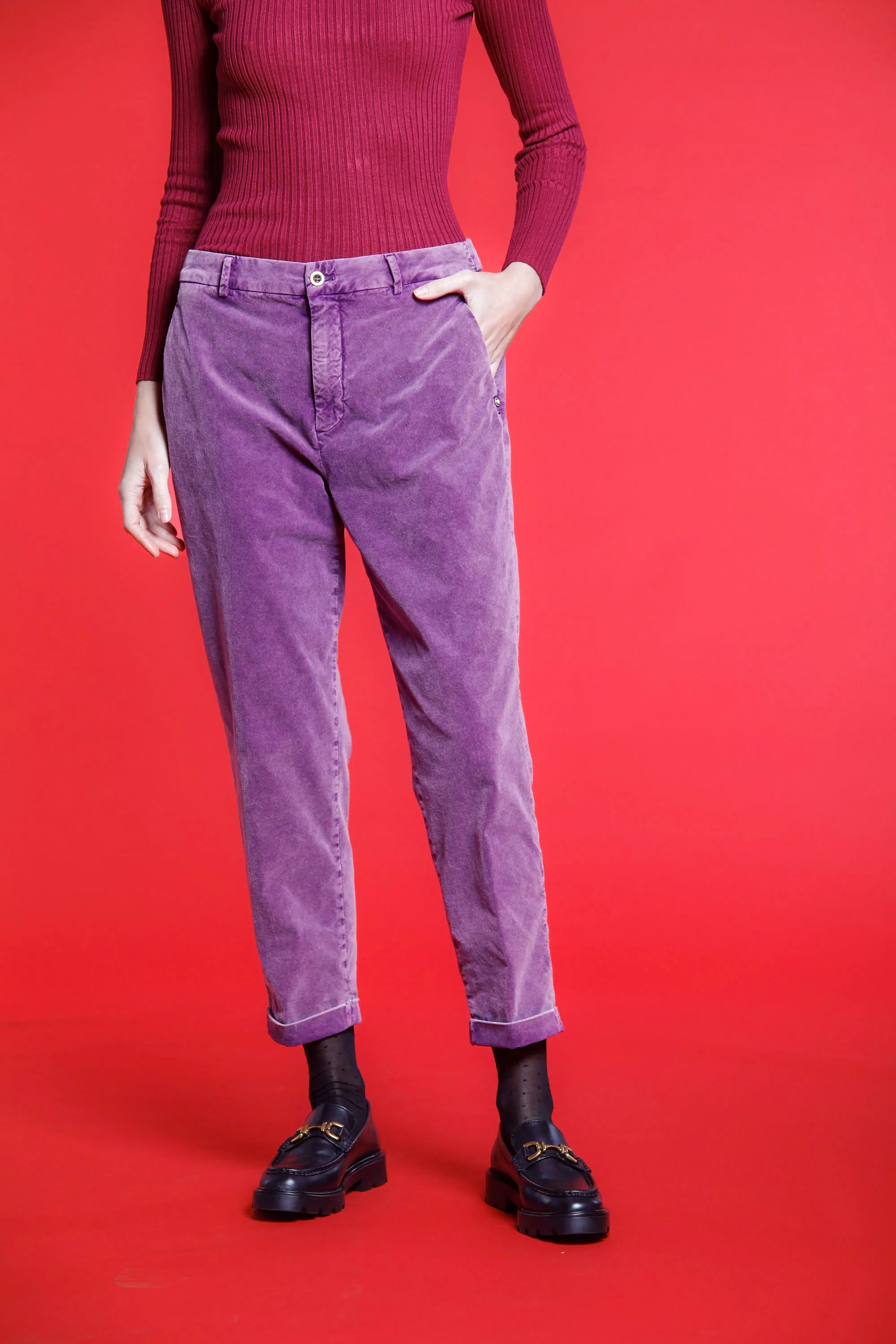 New York Cozy woman chino pants in velvet twill relaxed sold by Mason's