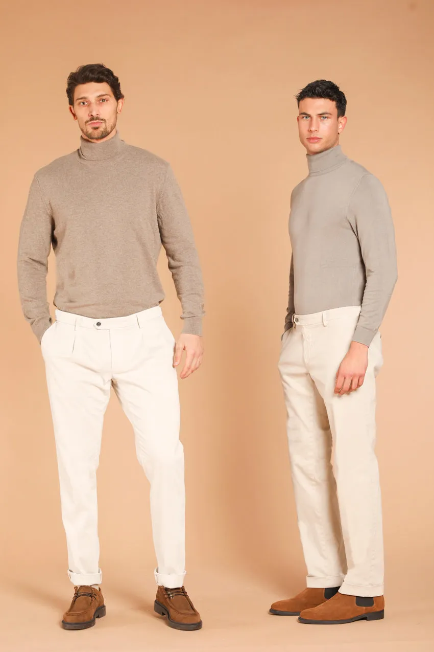 New York Times men's chino pants in gabardine with tailoring details regular fit sold by Mason's product image thumbnail 5