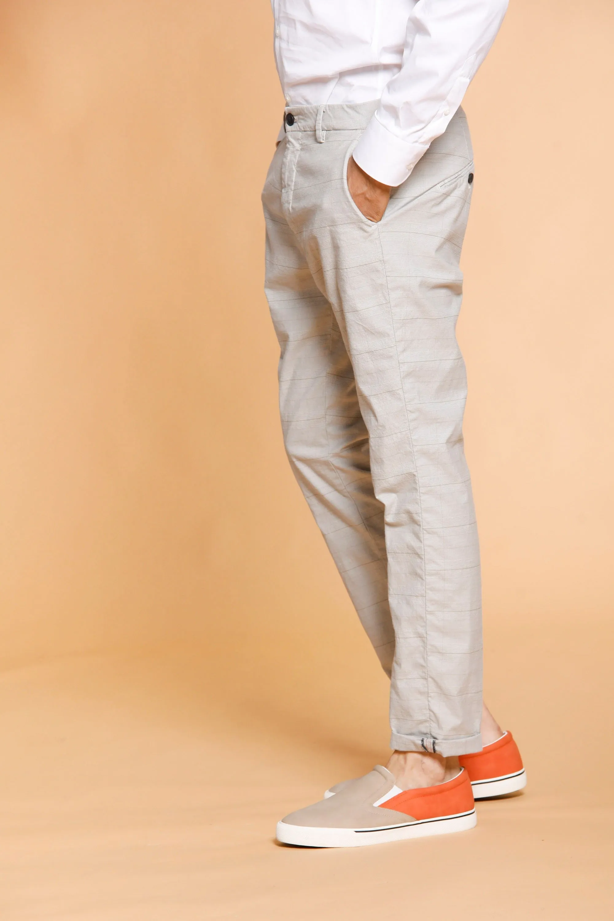Osaka Style man chino pants in tencel with wales pattern carrot fit sold by Mason's product image thumbnail 3
