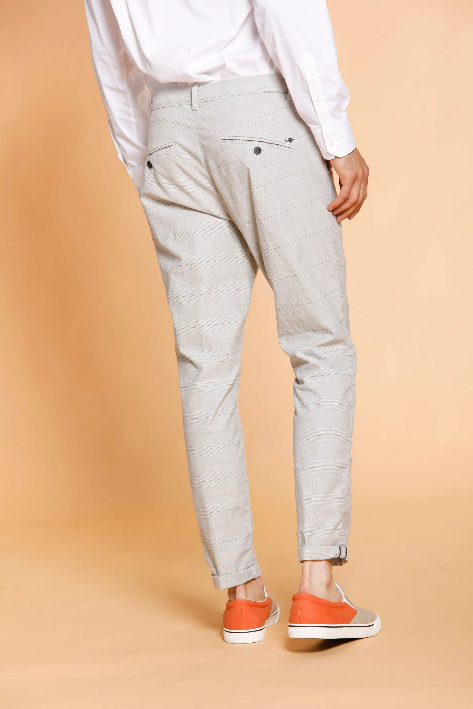 Osaka Style man chino pants in tencel with wales pattern carrot fit sold by Mason's product image thumbnail 4