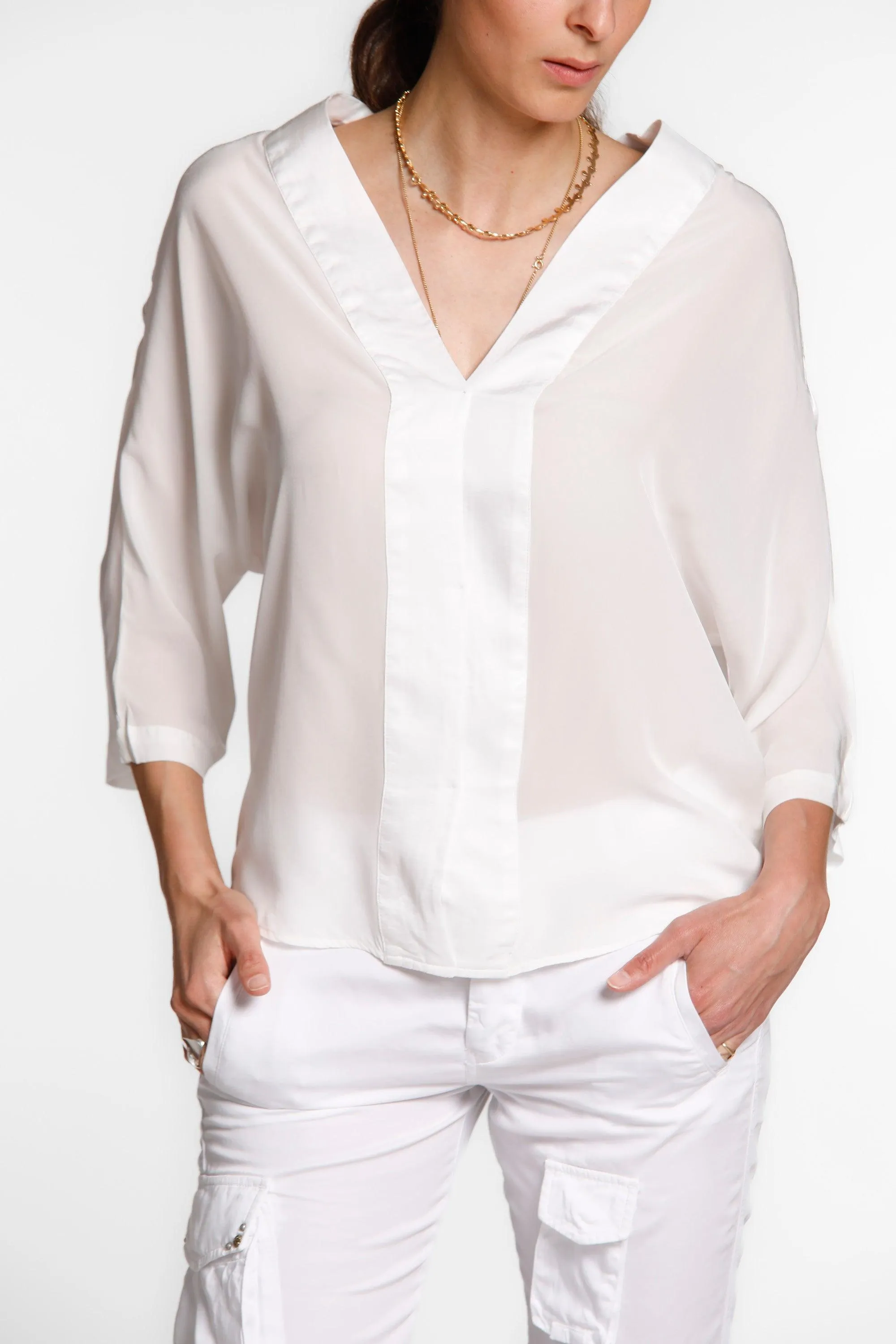 Sandra woman shirt in viscose with V-neck and wide sleeves sold by Mason's