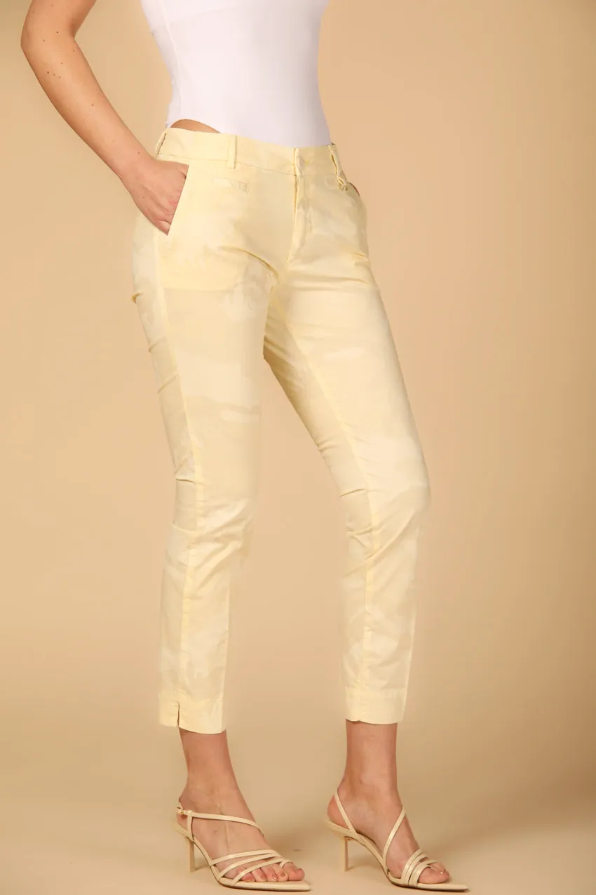 Jaqueline Curvie women's capri chino pants in tencel camouflage curvy sold by Mason's product image thumbnail 2